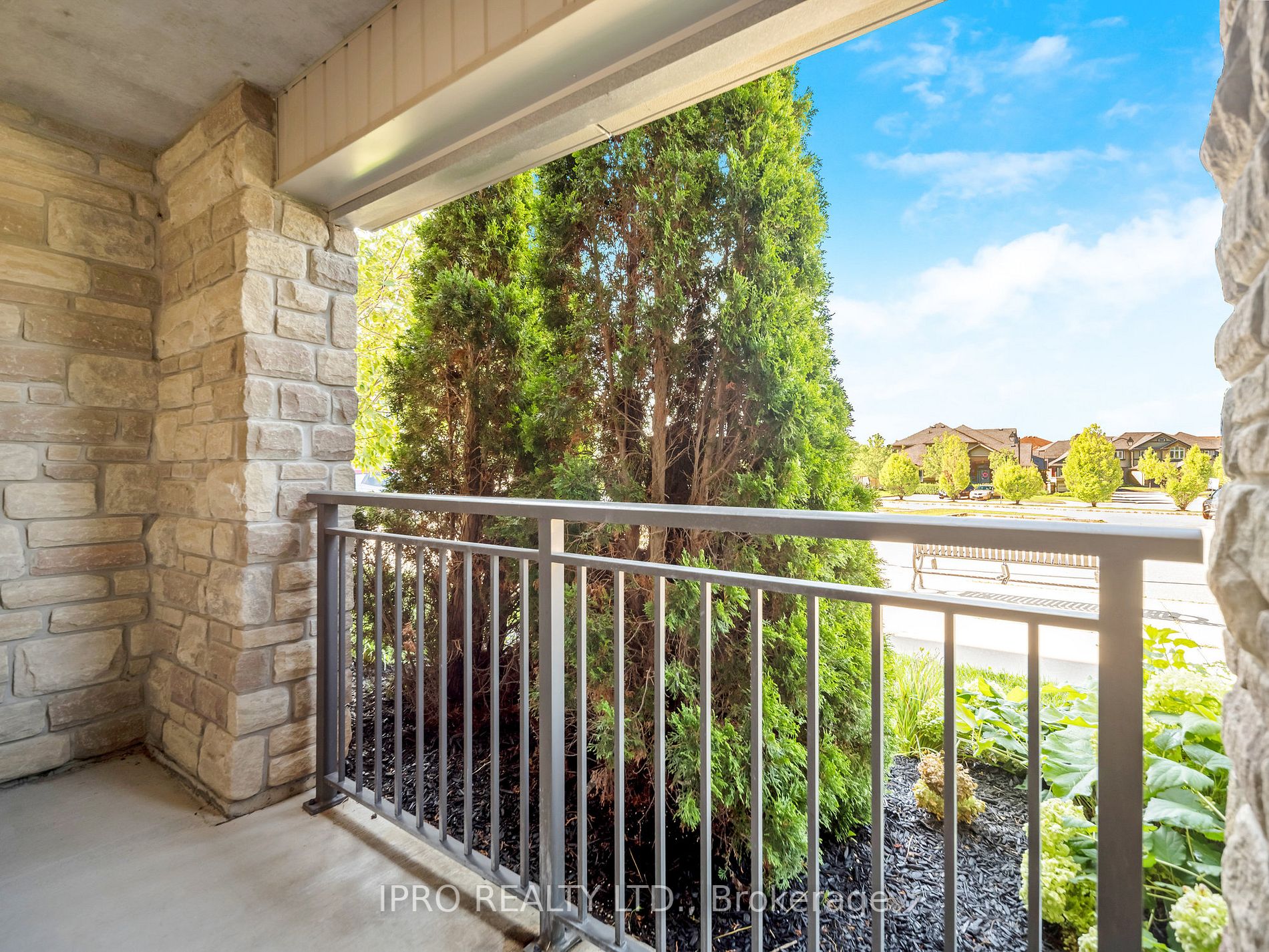 60 Lynnmore St, #111