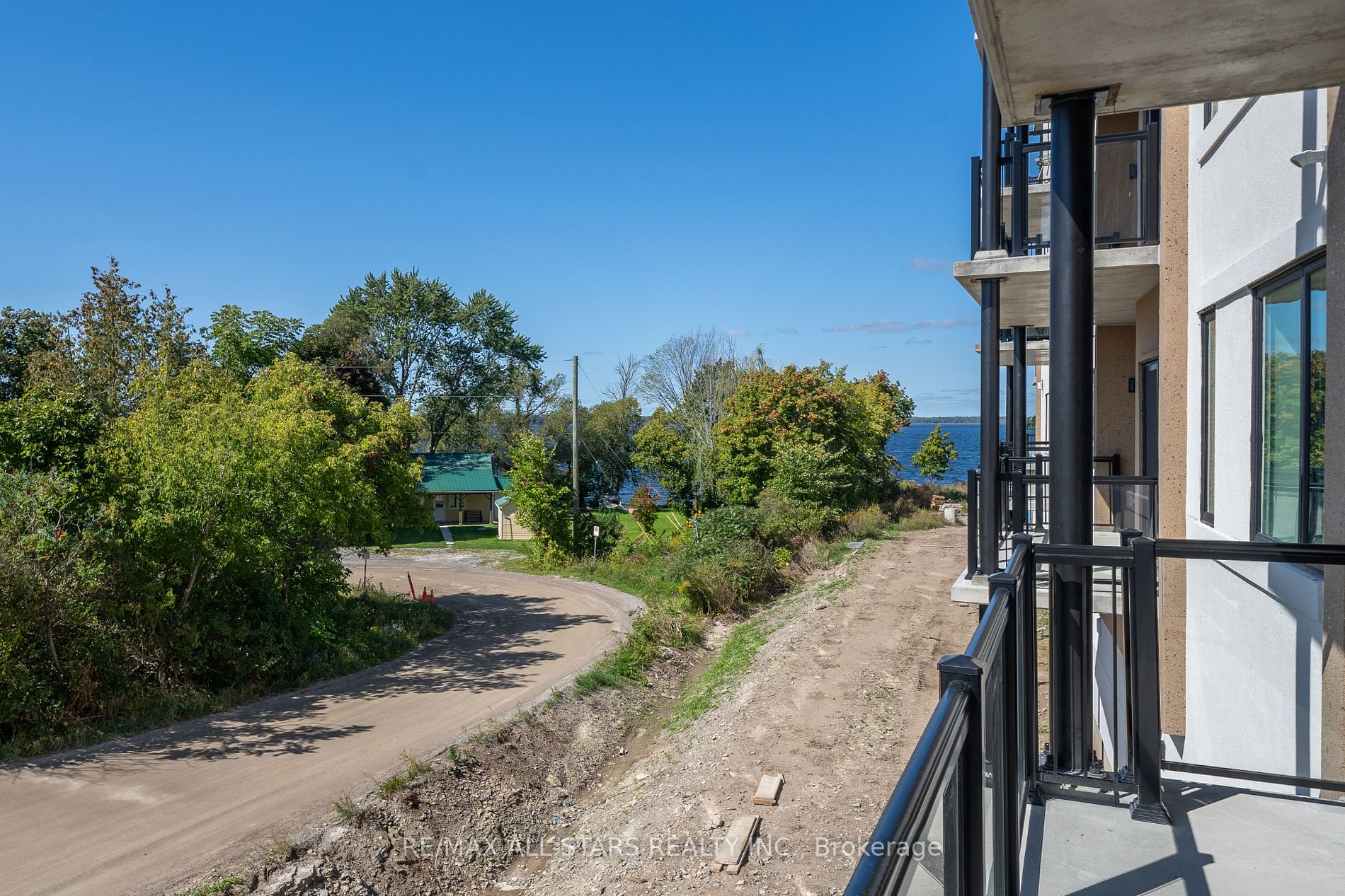 19A West St N, #204