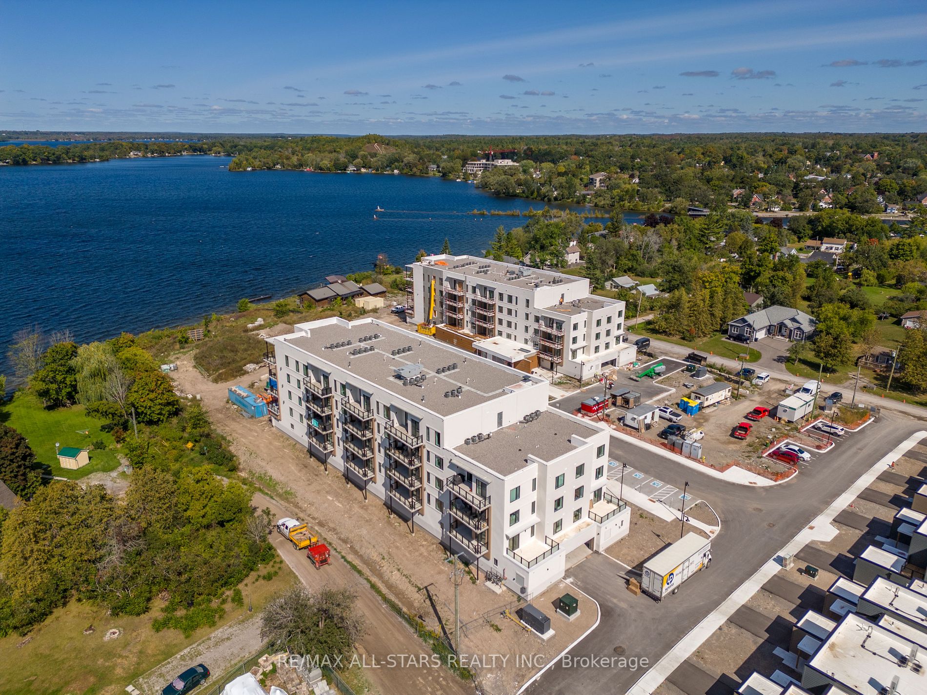 19A West St N, #204