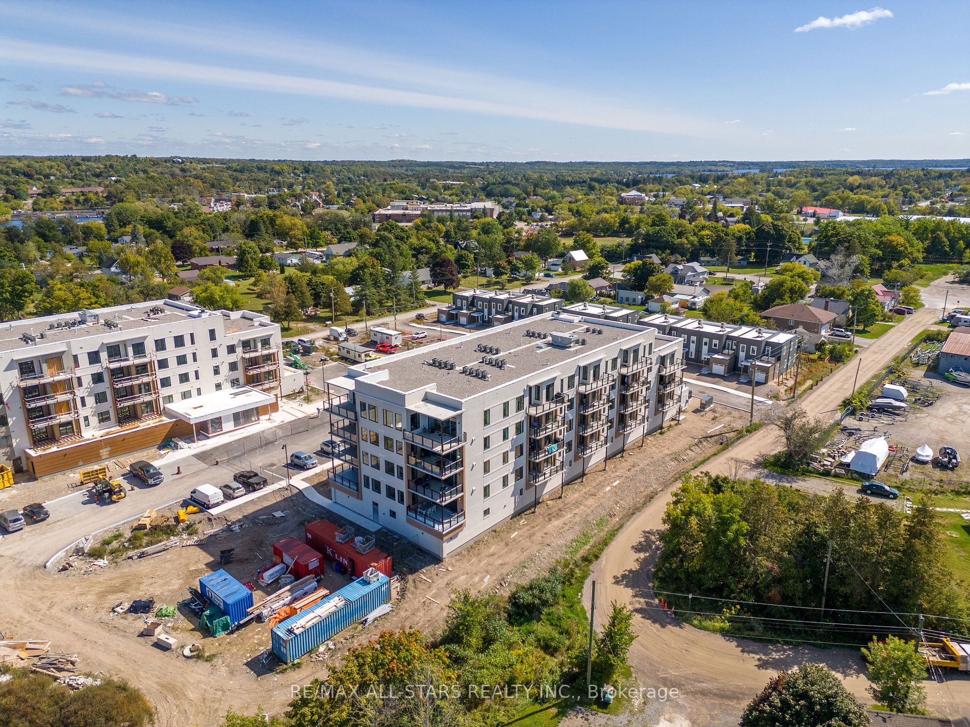 19A West St N, #204