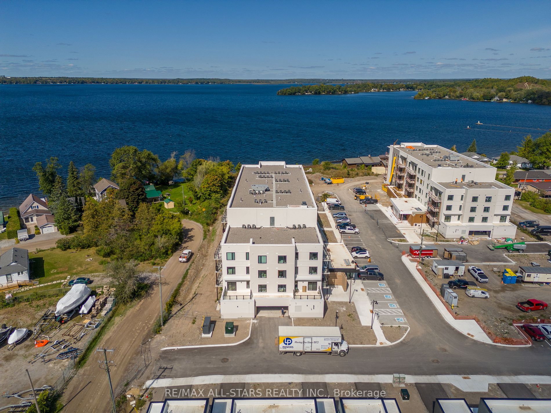 19A West St N, #204