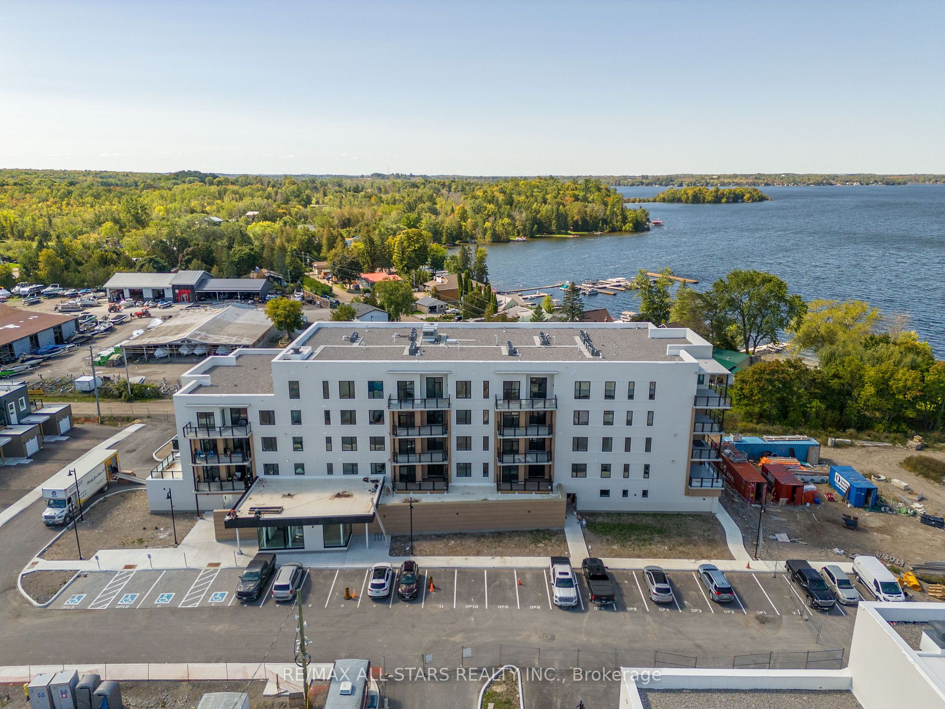 19A West St N, #204