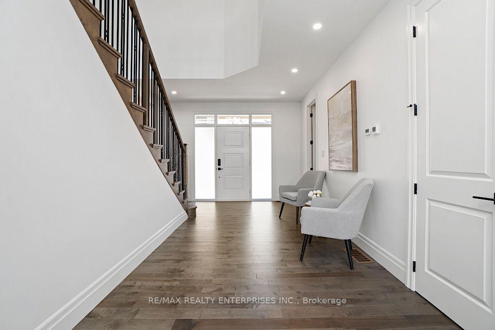 125 Villeneuve Dr