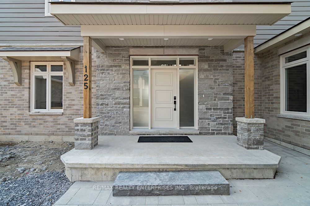 125 Villeneuve Dr