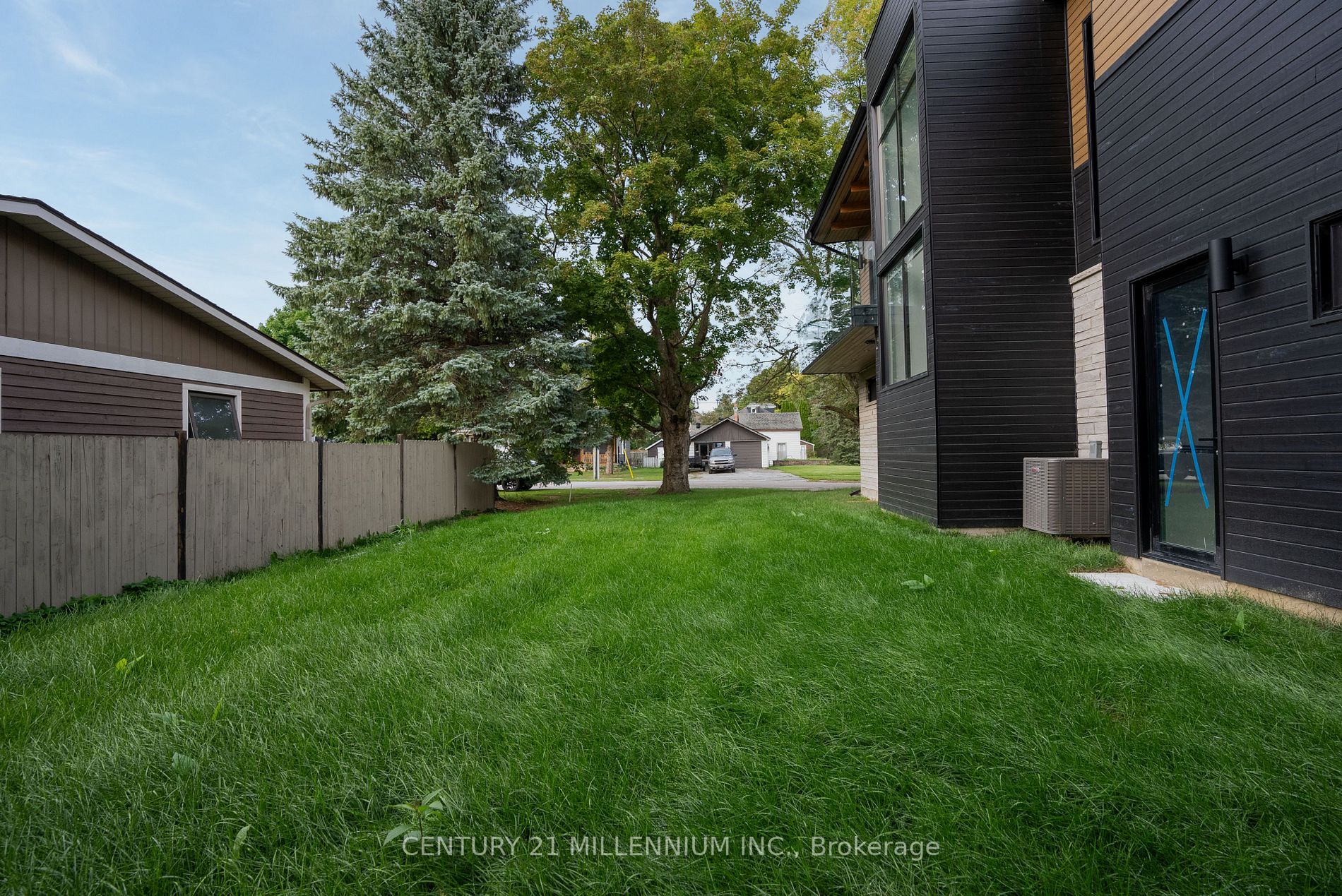 41 Alice Street W