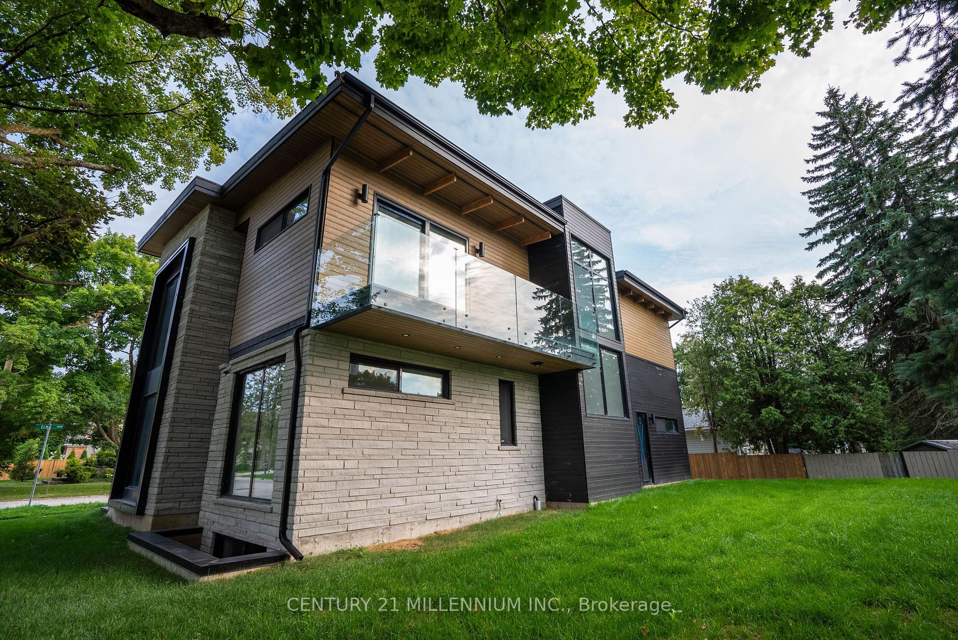 41 Alice Street W