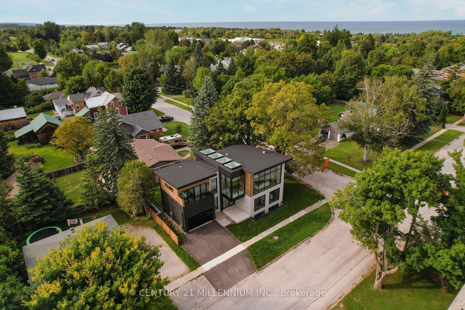 41 Alice Street W