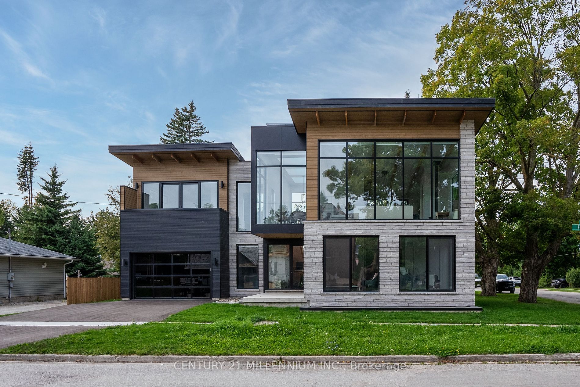 41 Alice Street W