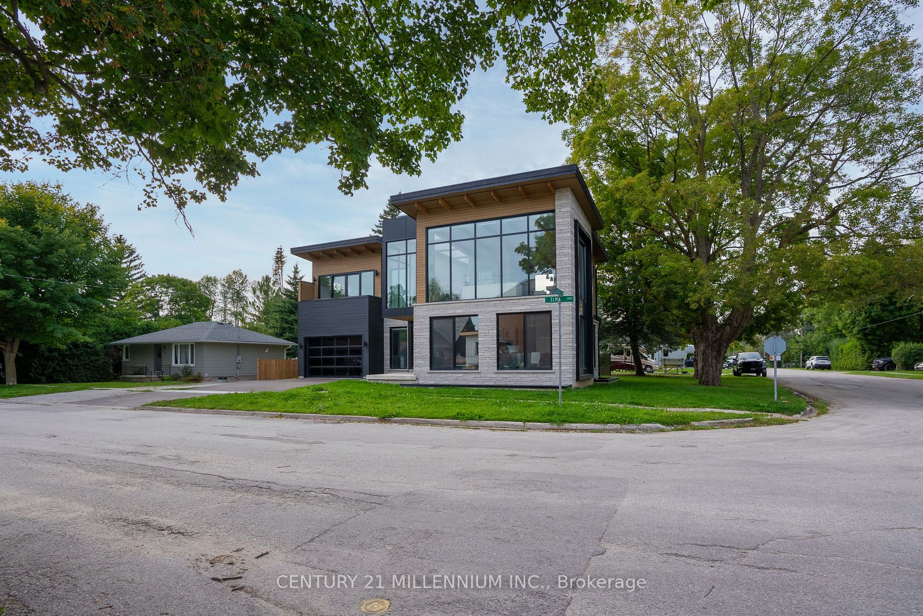 41 Alice Street W