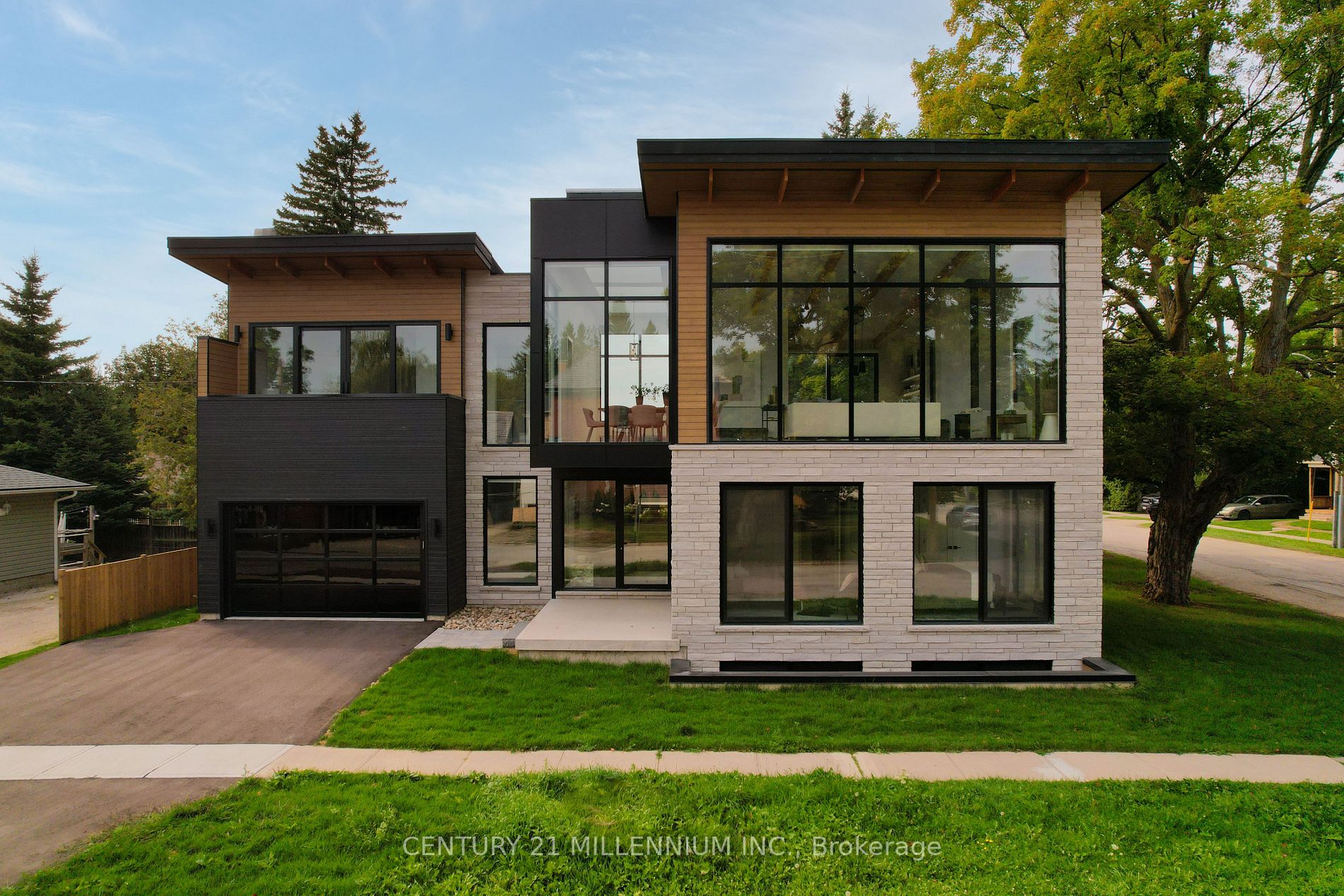 41 Alice Street W