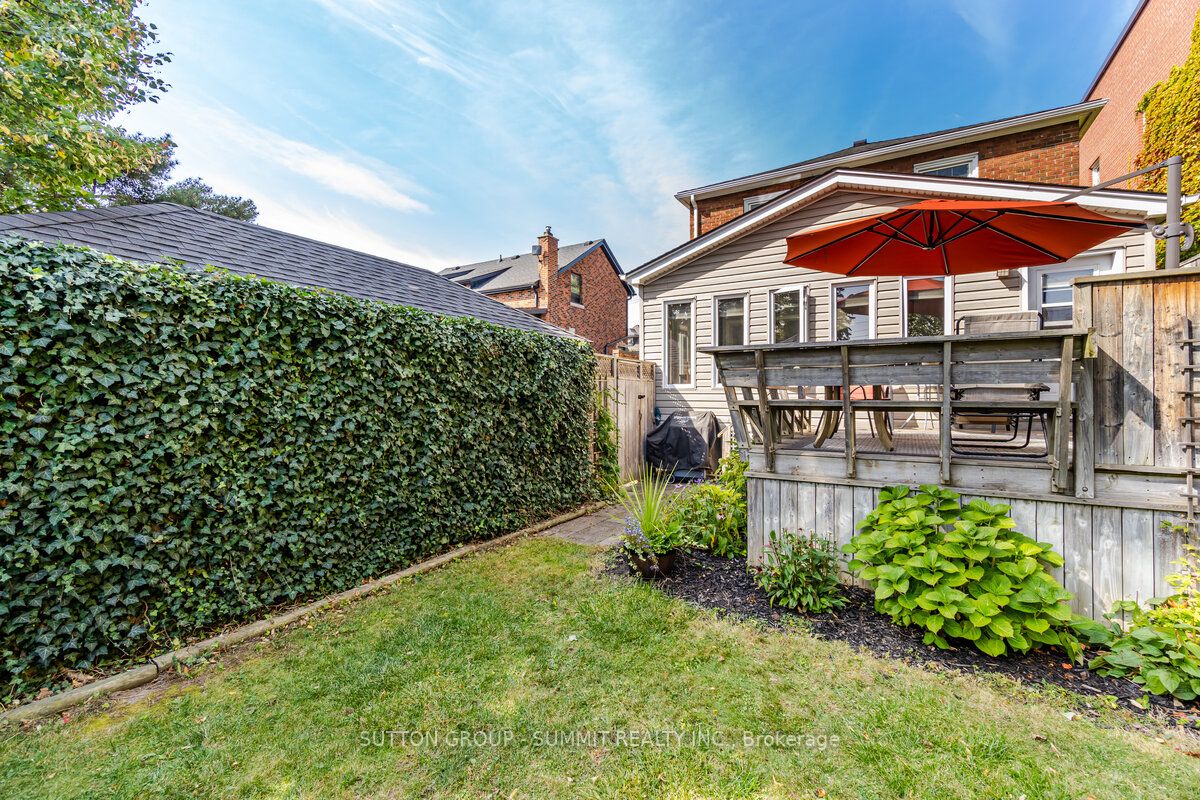 15 London St S