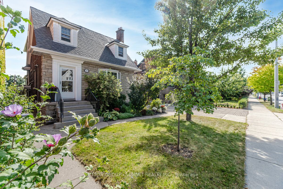 15 London St S