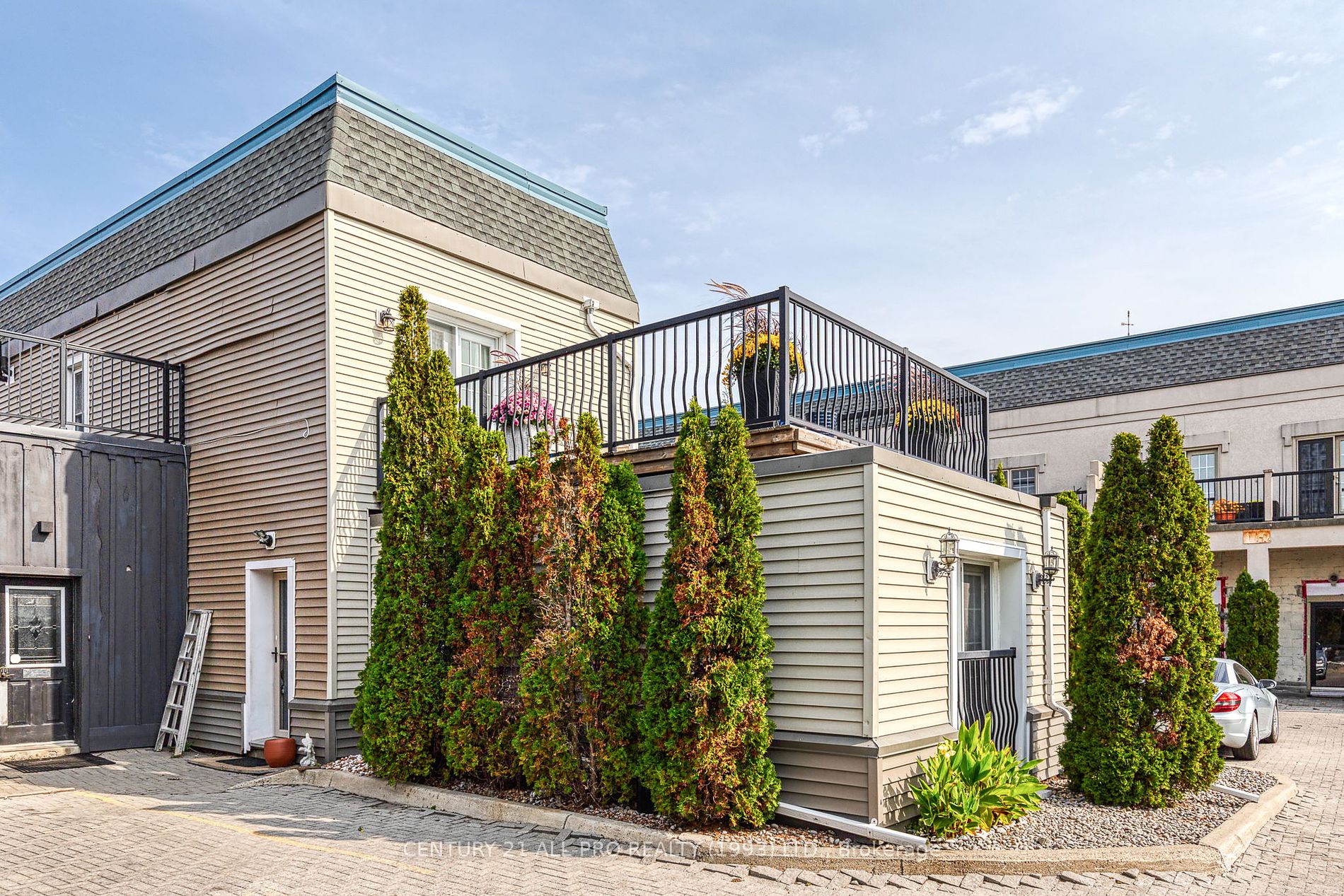 79 King St W, #403