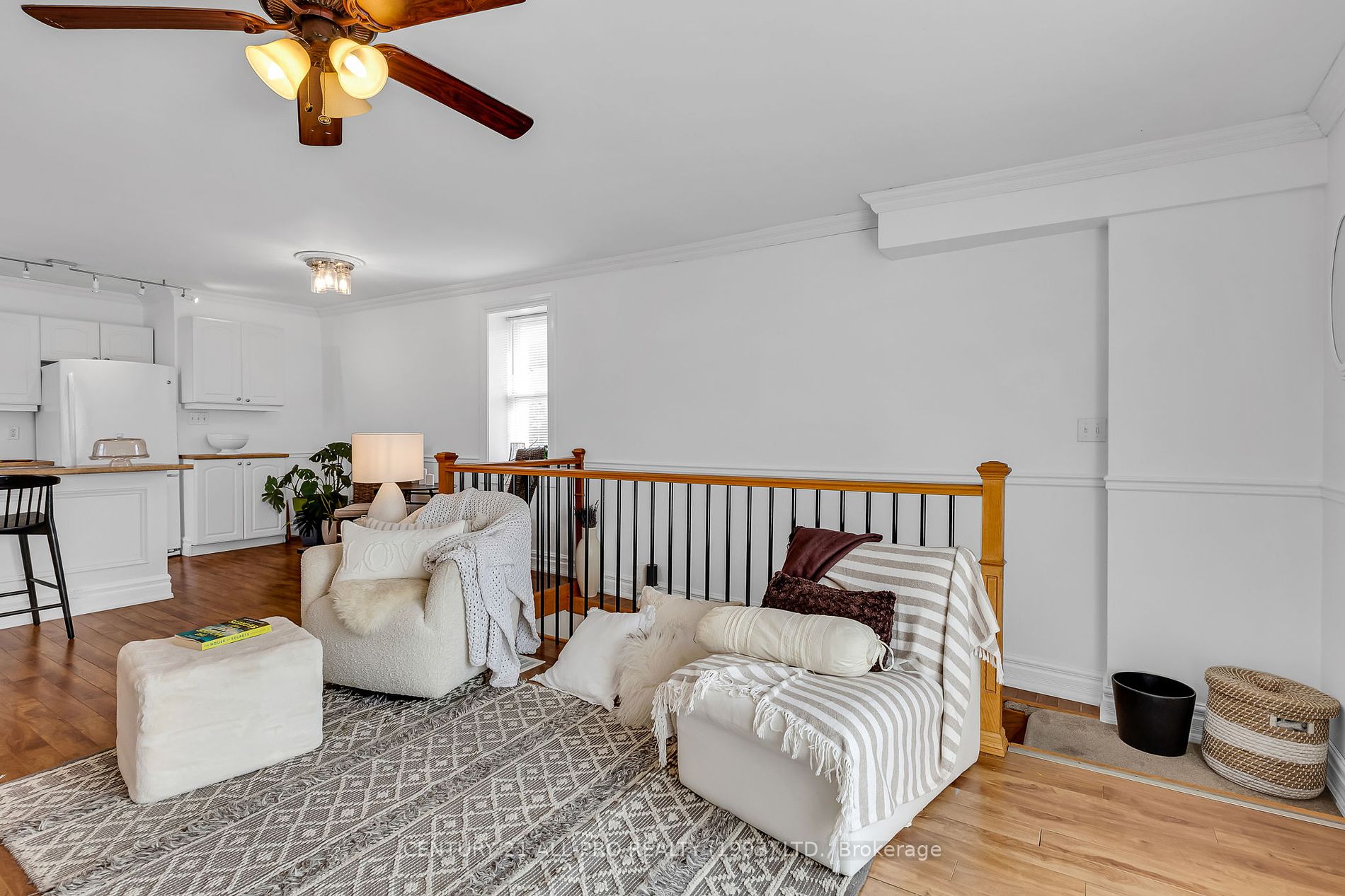 79 King St W, #403