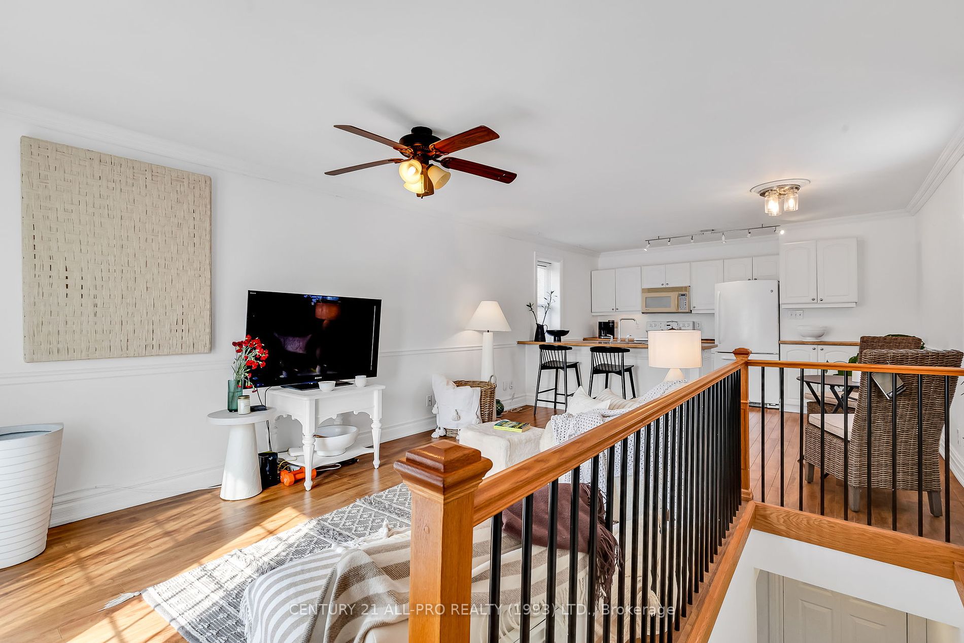 79 King St W, #403