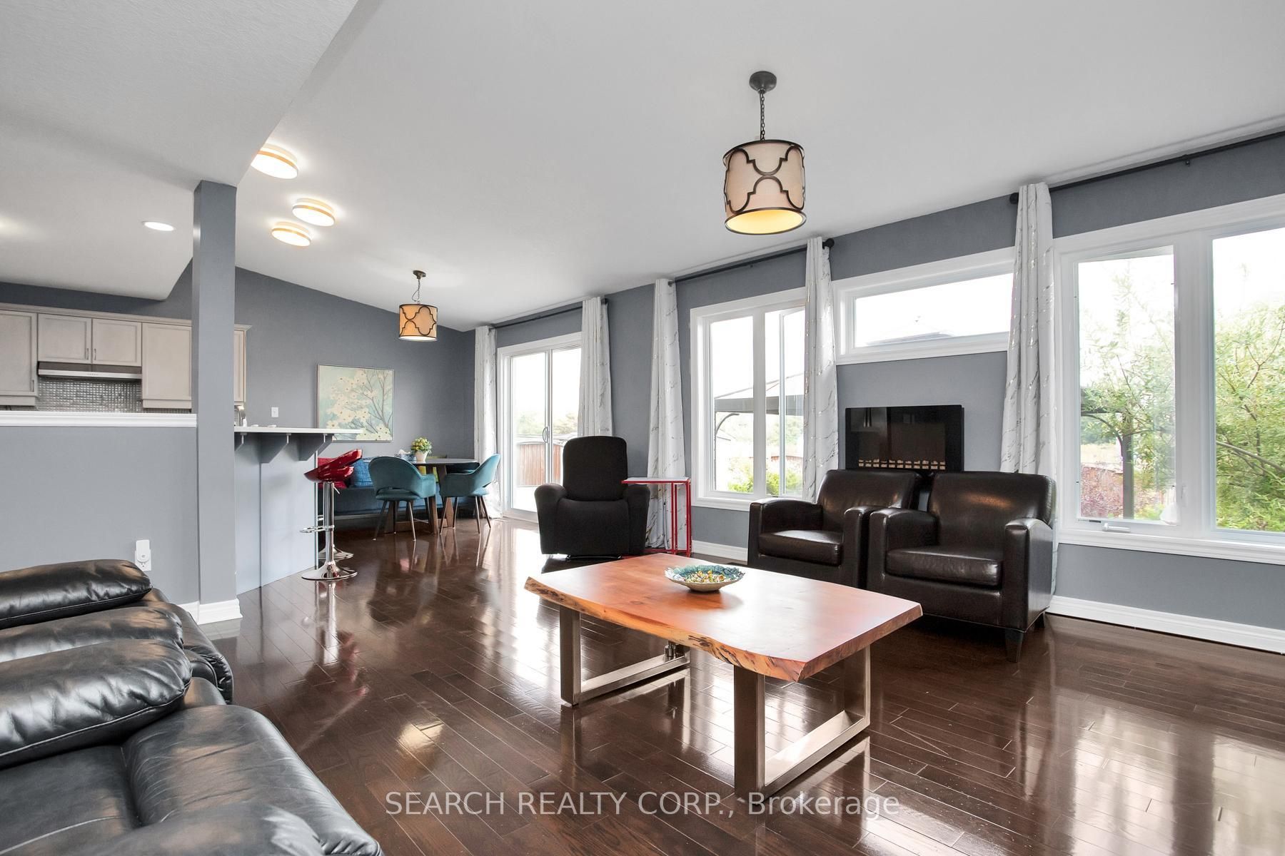 705 North Leaksdale Circle