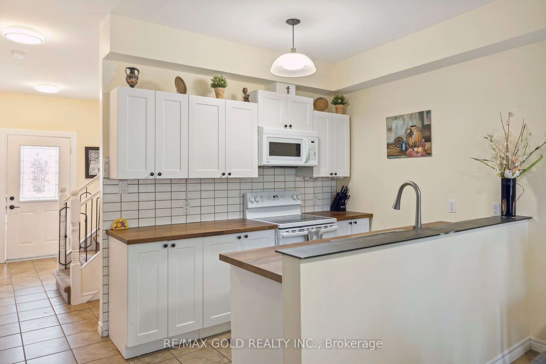 199 Cambridge Rd E