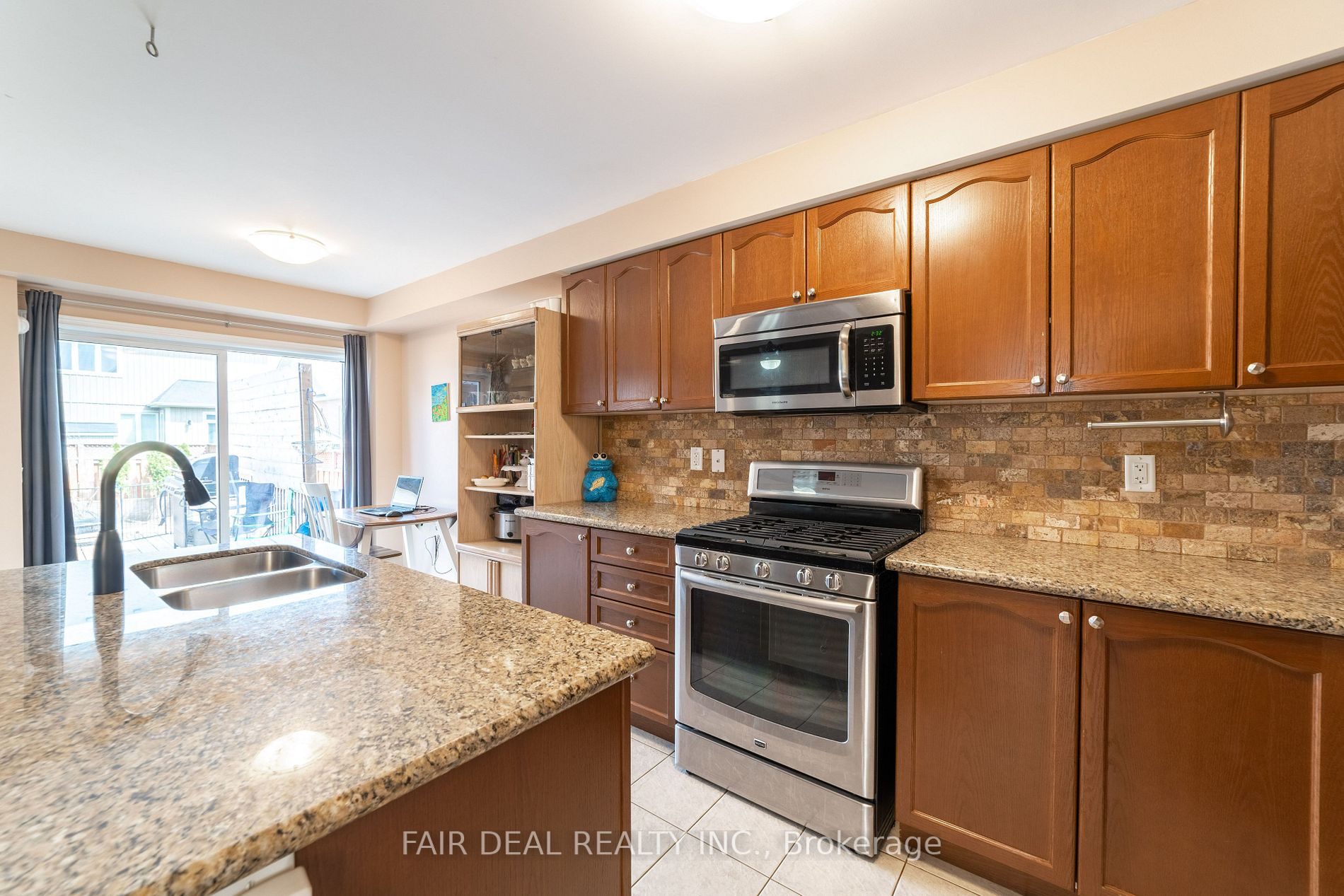 653 Baldwin Cres