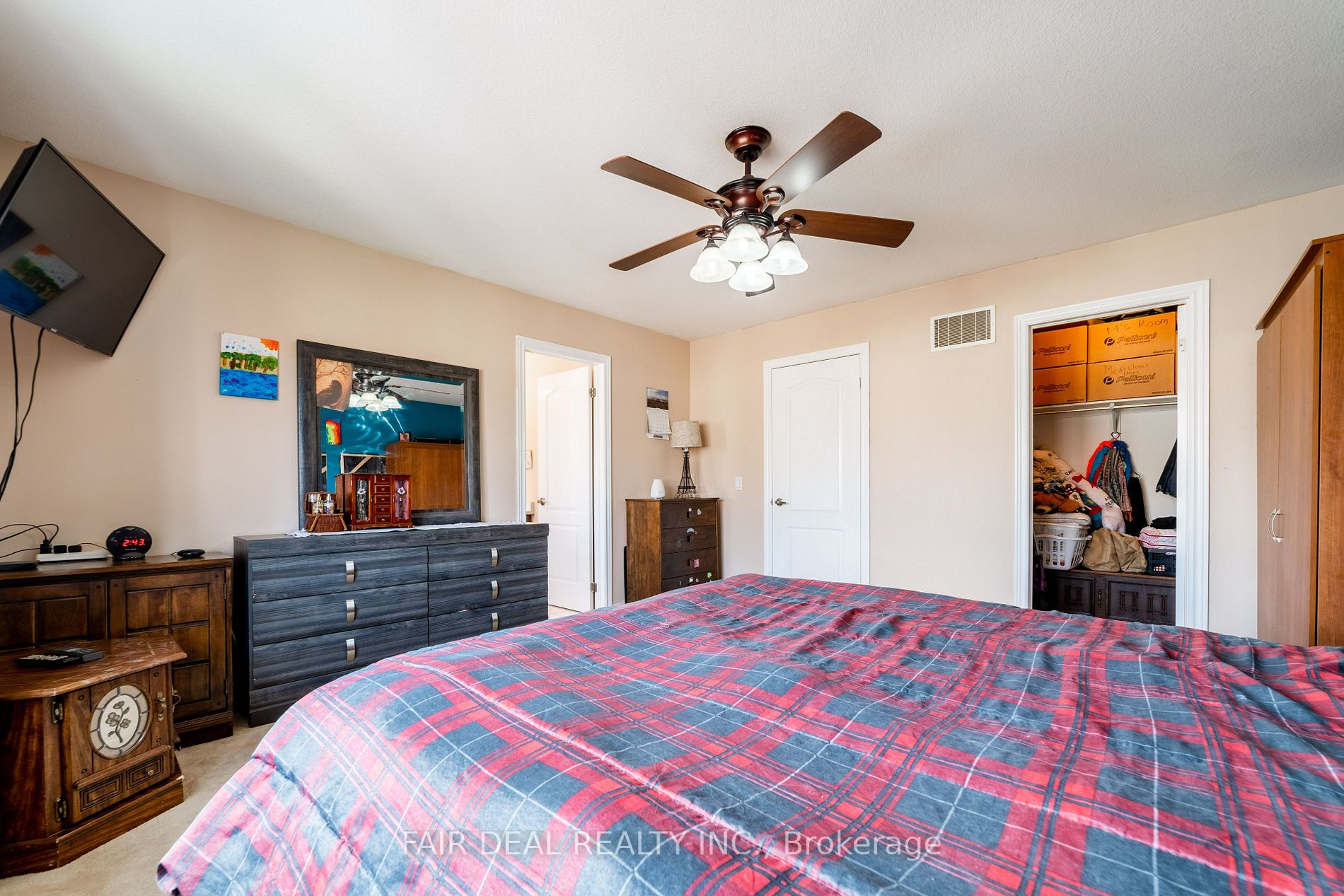 653 Baldwin Cres