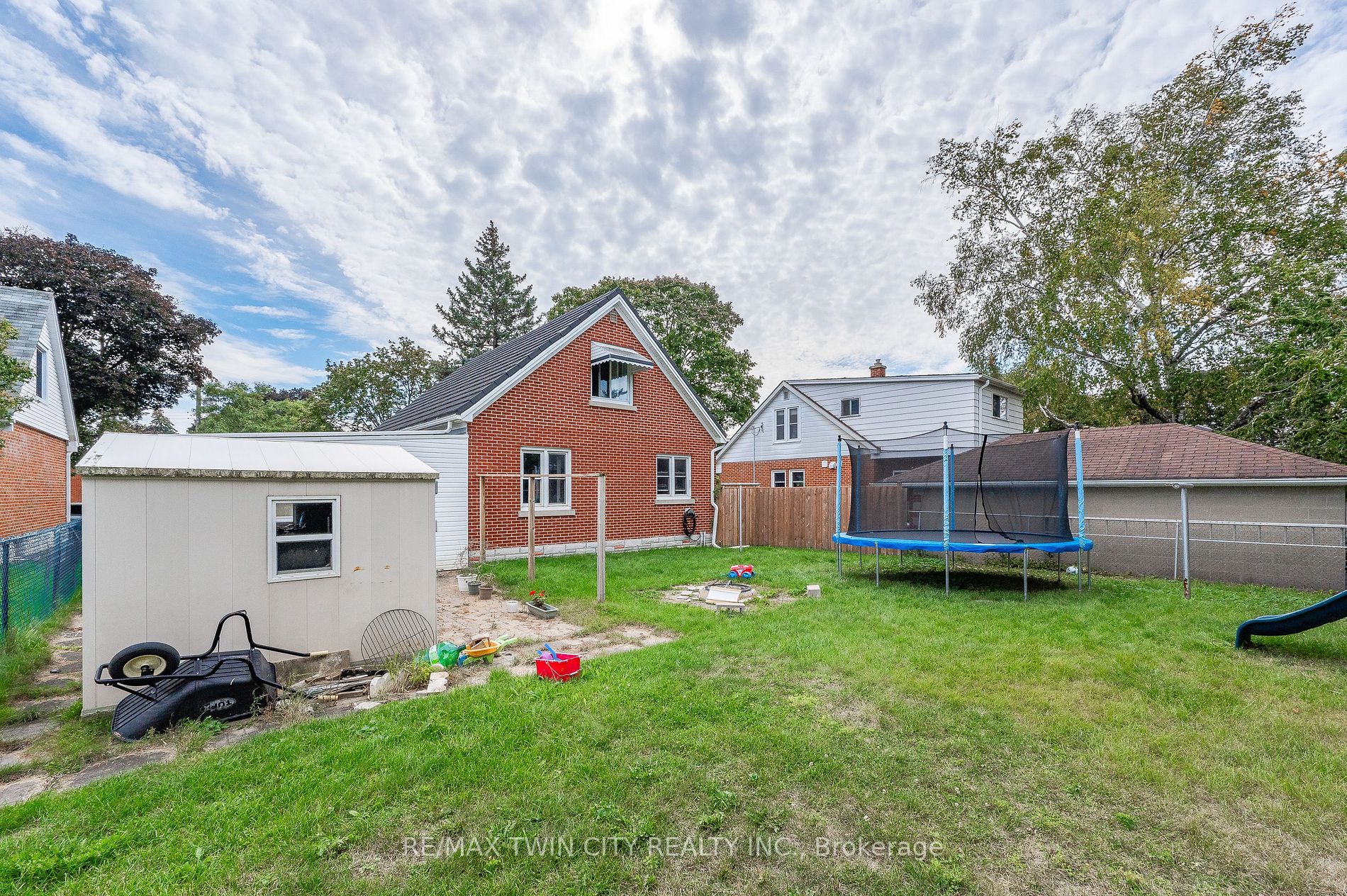 16 LAYTON Street