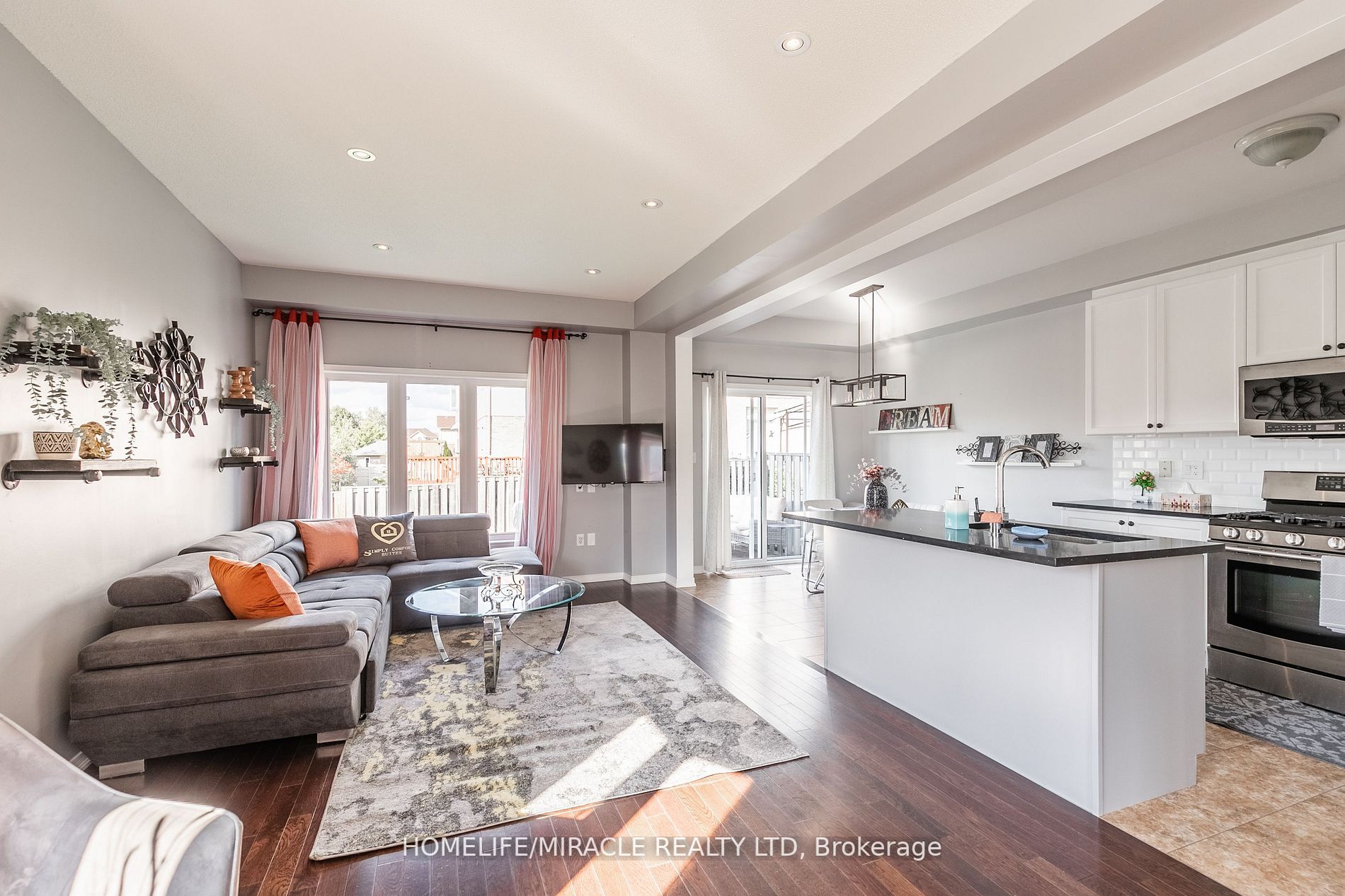 51 Palacebeach Tr