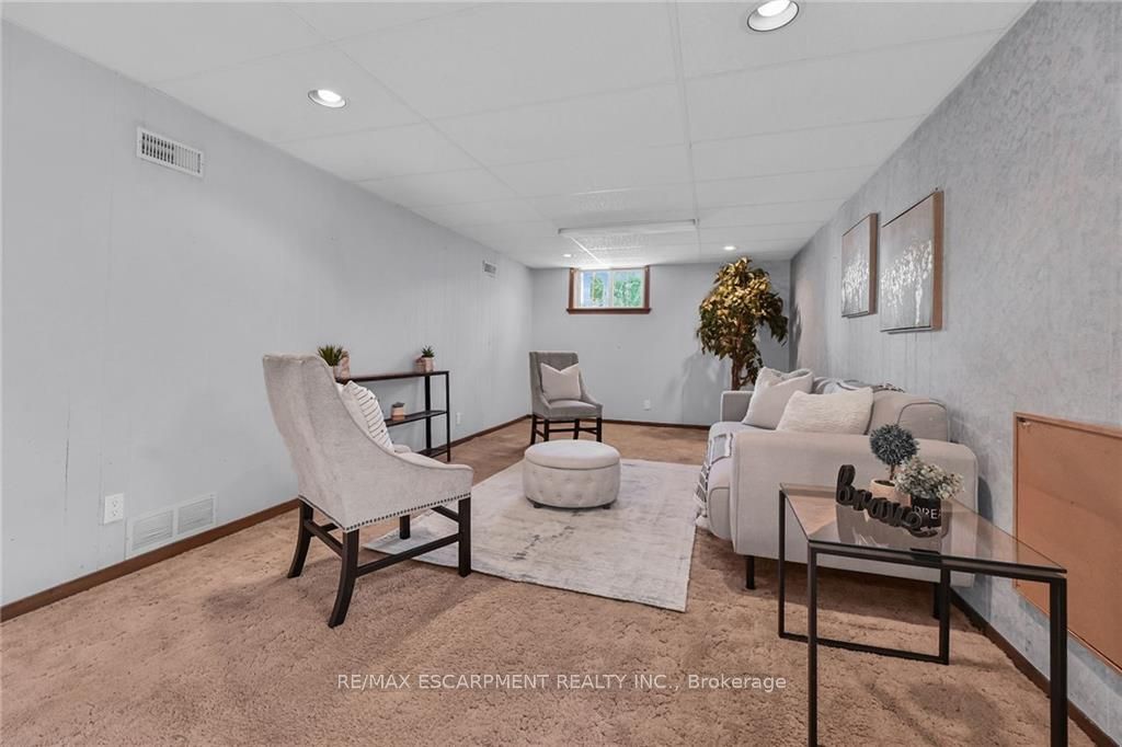 215 Upper Paradise Rd