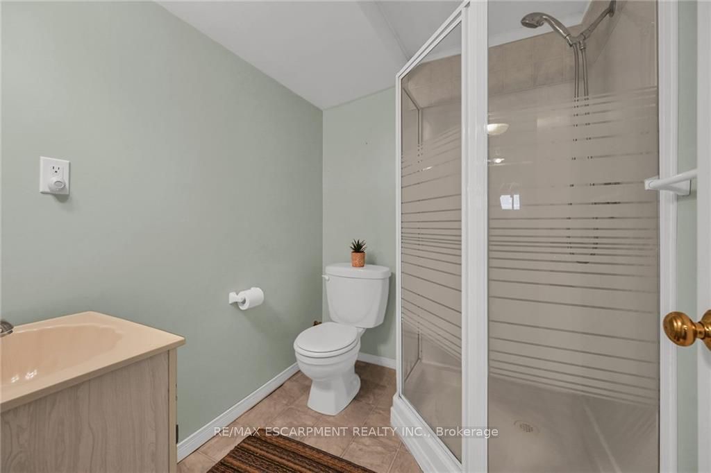 215 Upper Paradise Rd