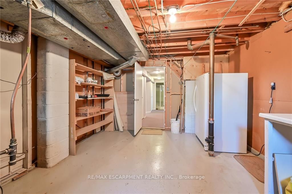 215 Upper Paradise Rd