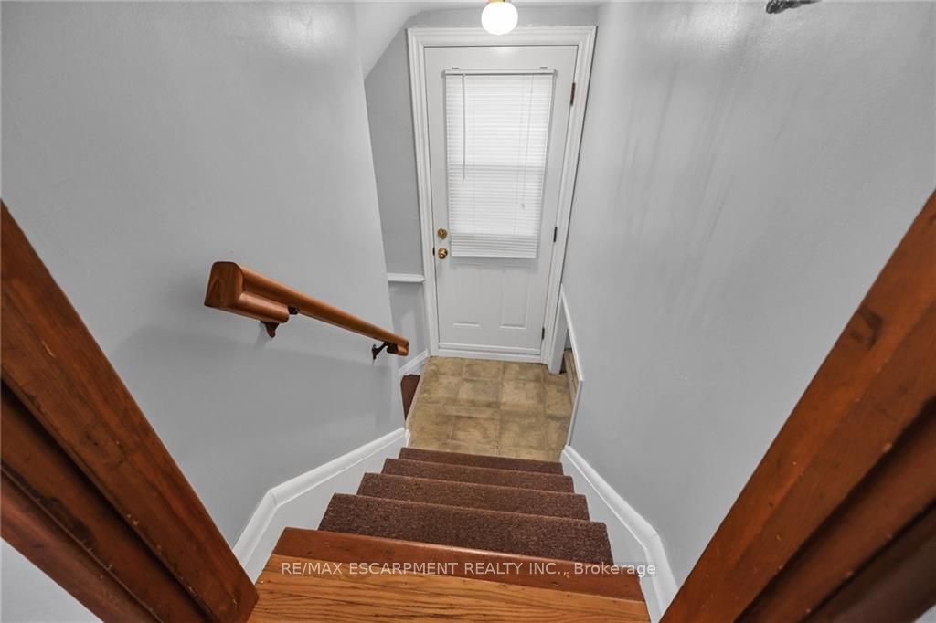 215 Upper Paradise Rd