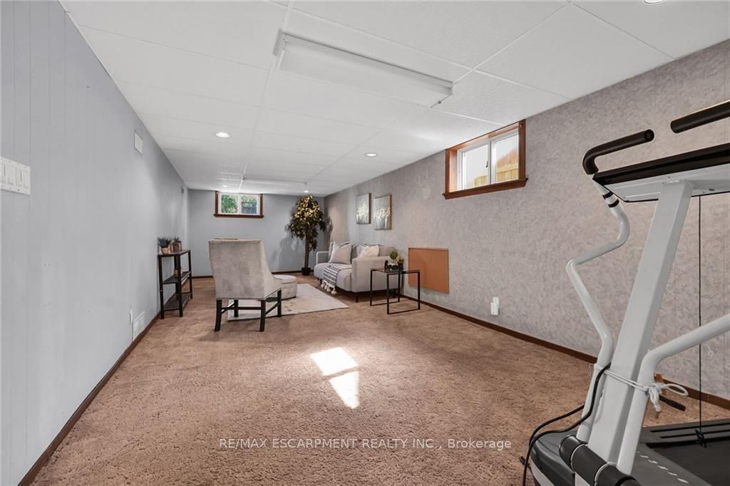215 Upper Paradise Rd