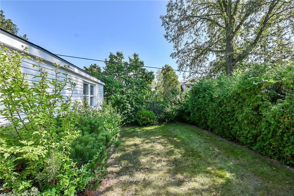 215 Upper Paradise Rd