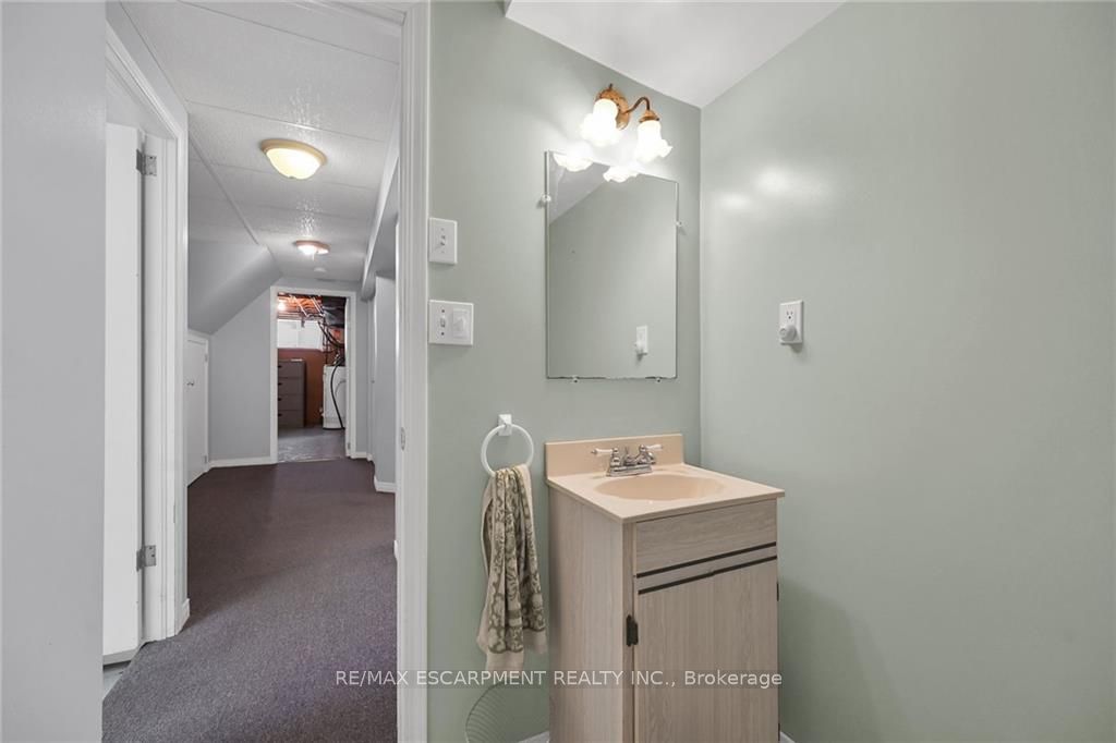 215 Upper Paradise Rd