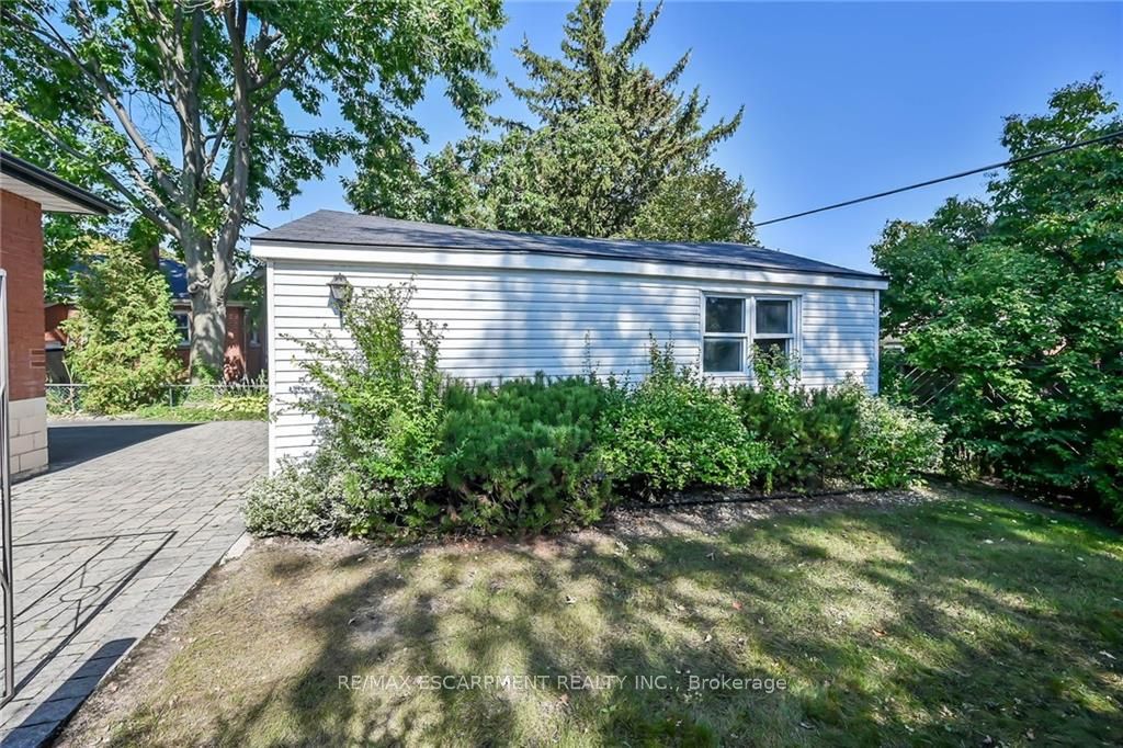 215 Upper Paradise Rd