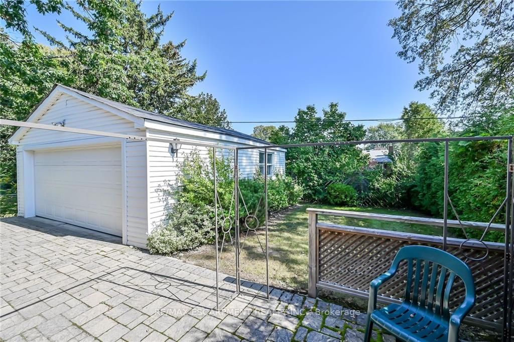215 Upper Paradise Rd