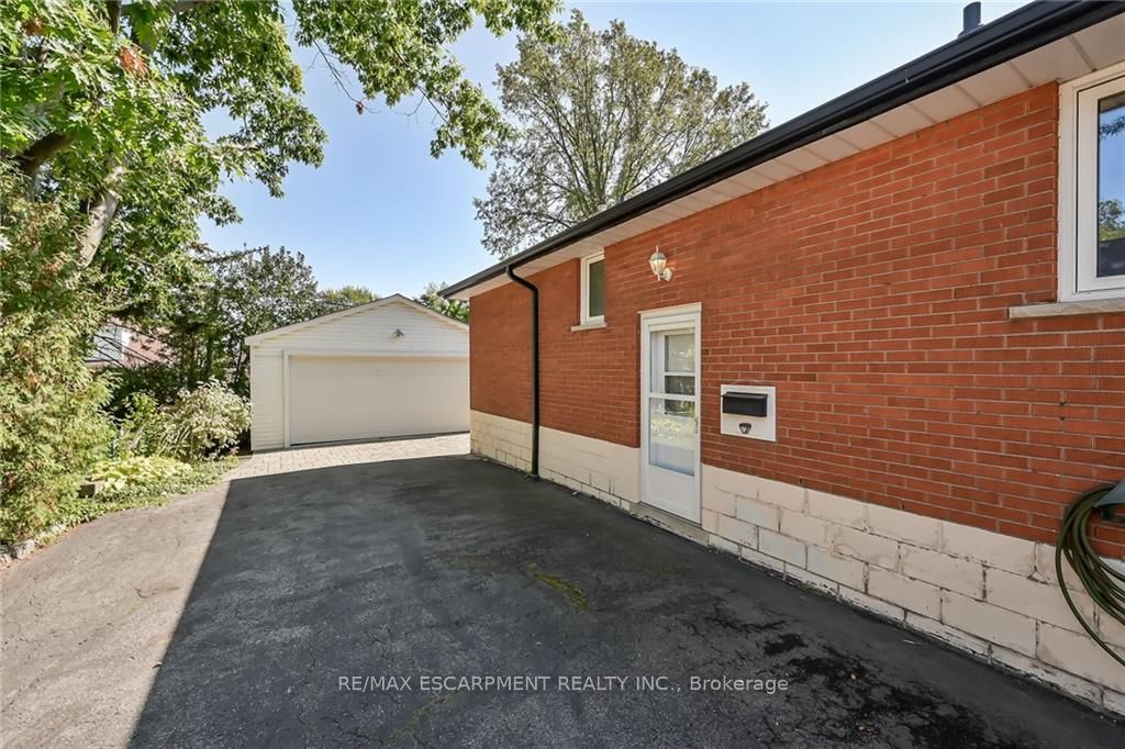 215 Upper Paradise Rd