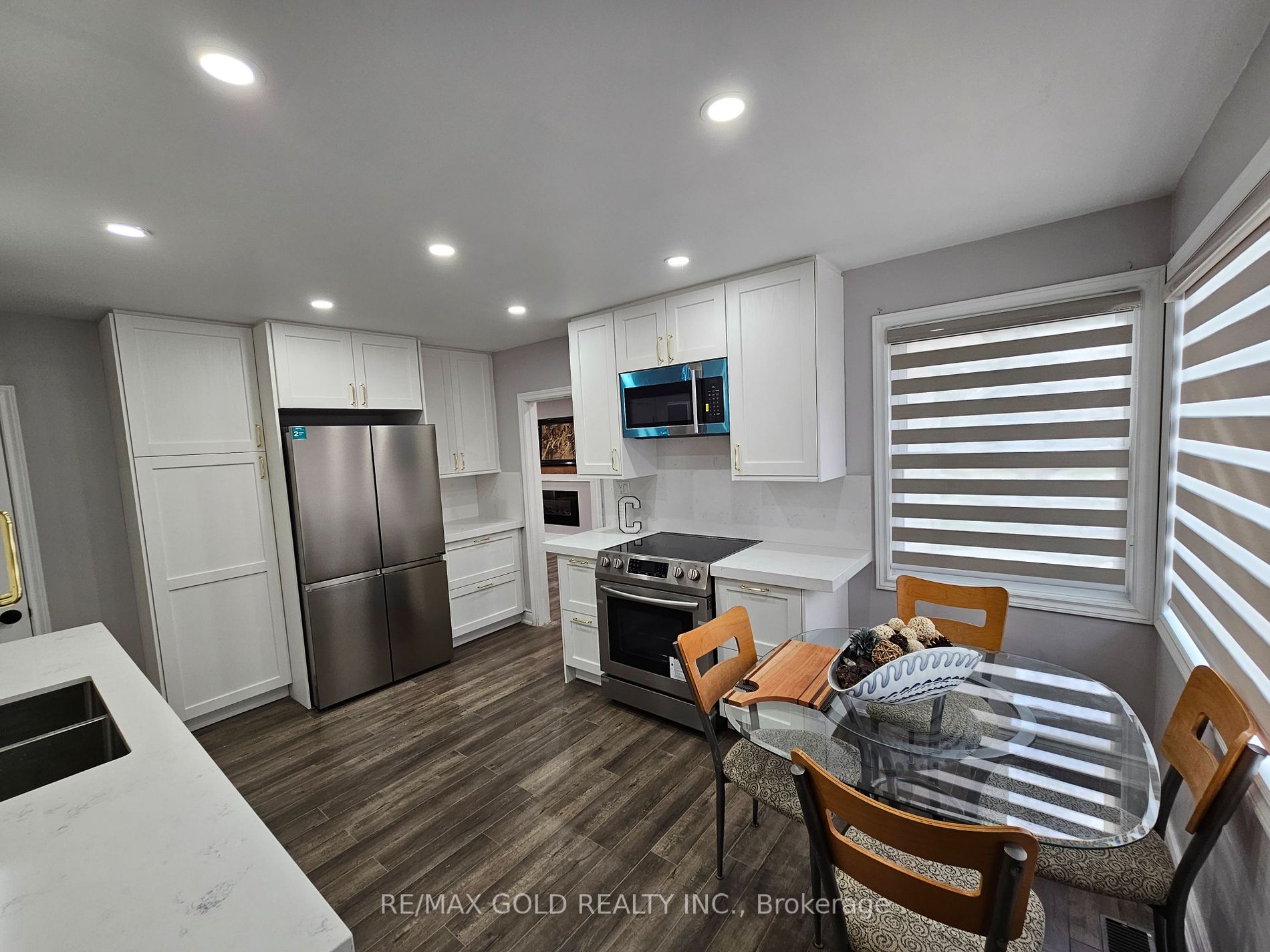 285 North Water Street W