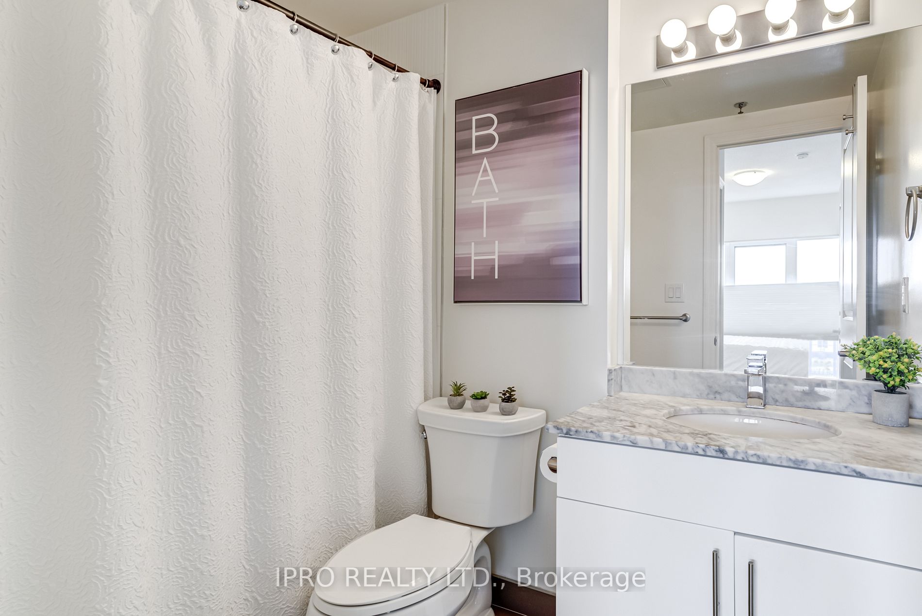 560 North Service Rd, #309
