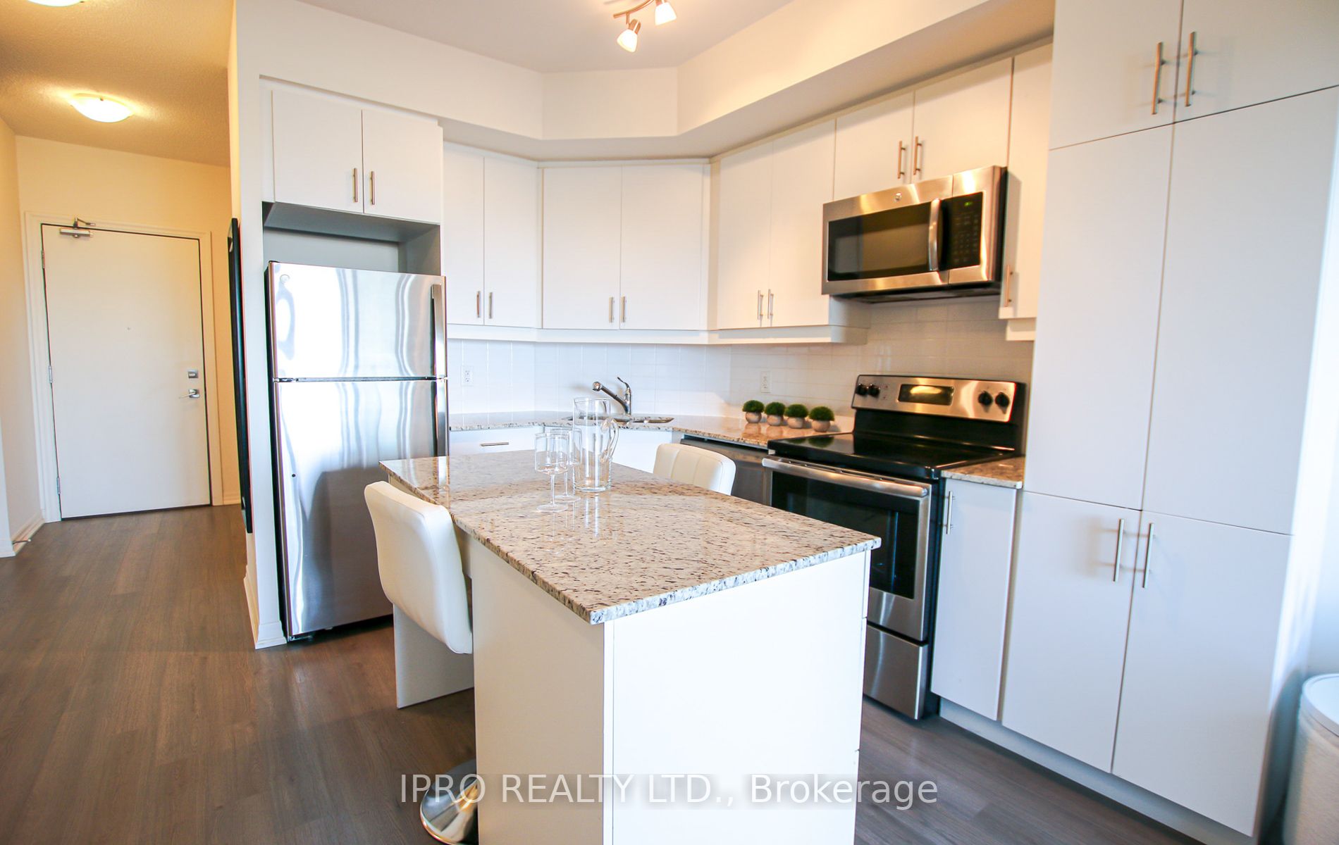560 North Service Rd, #309