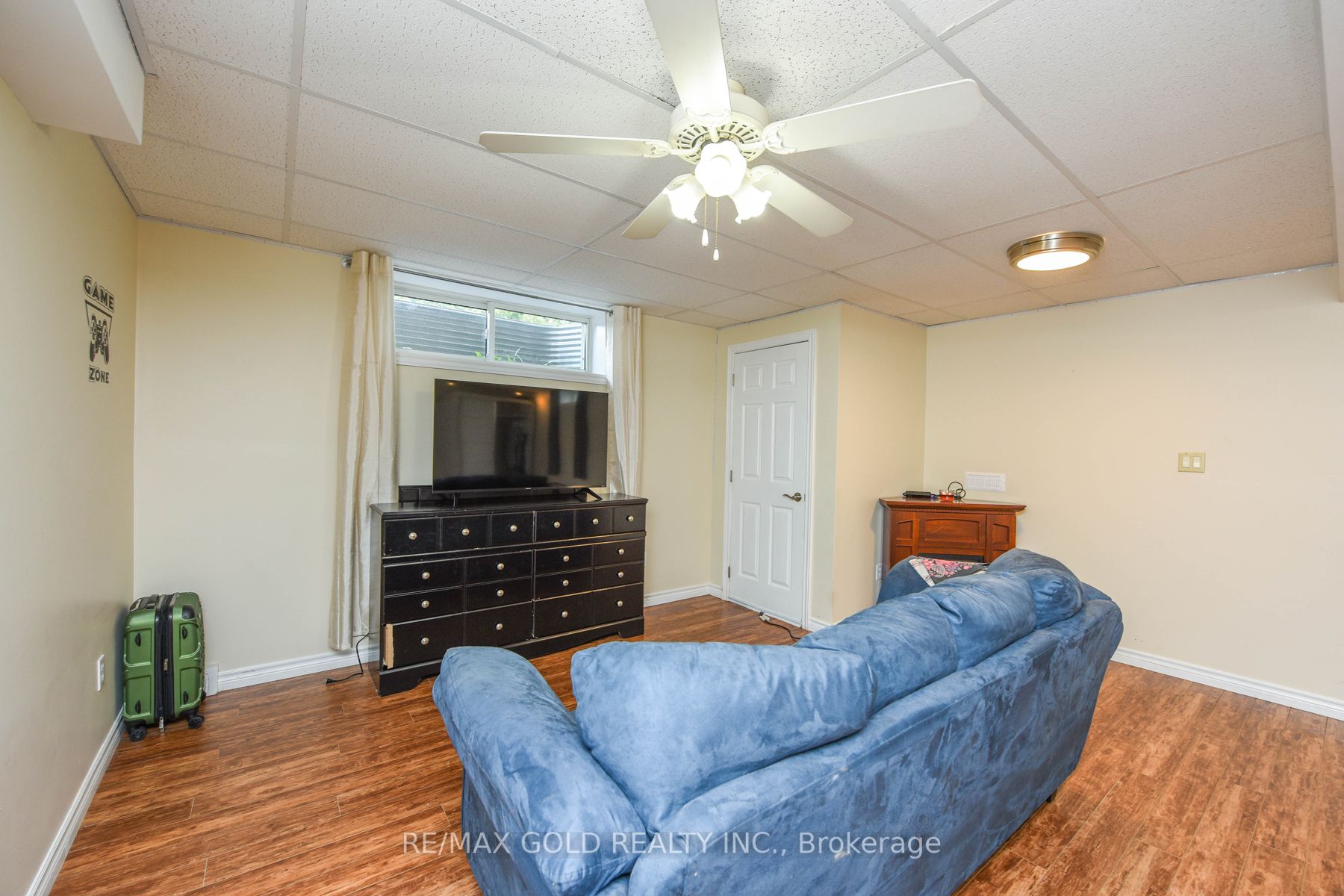 433 Main St W