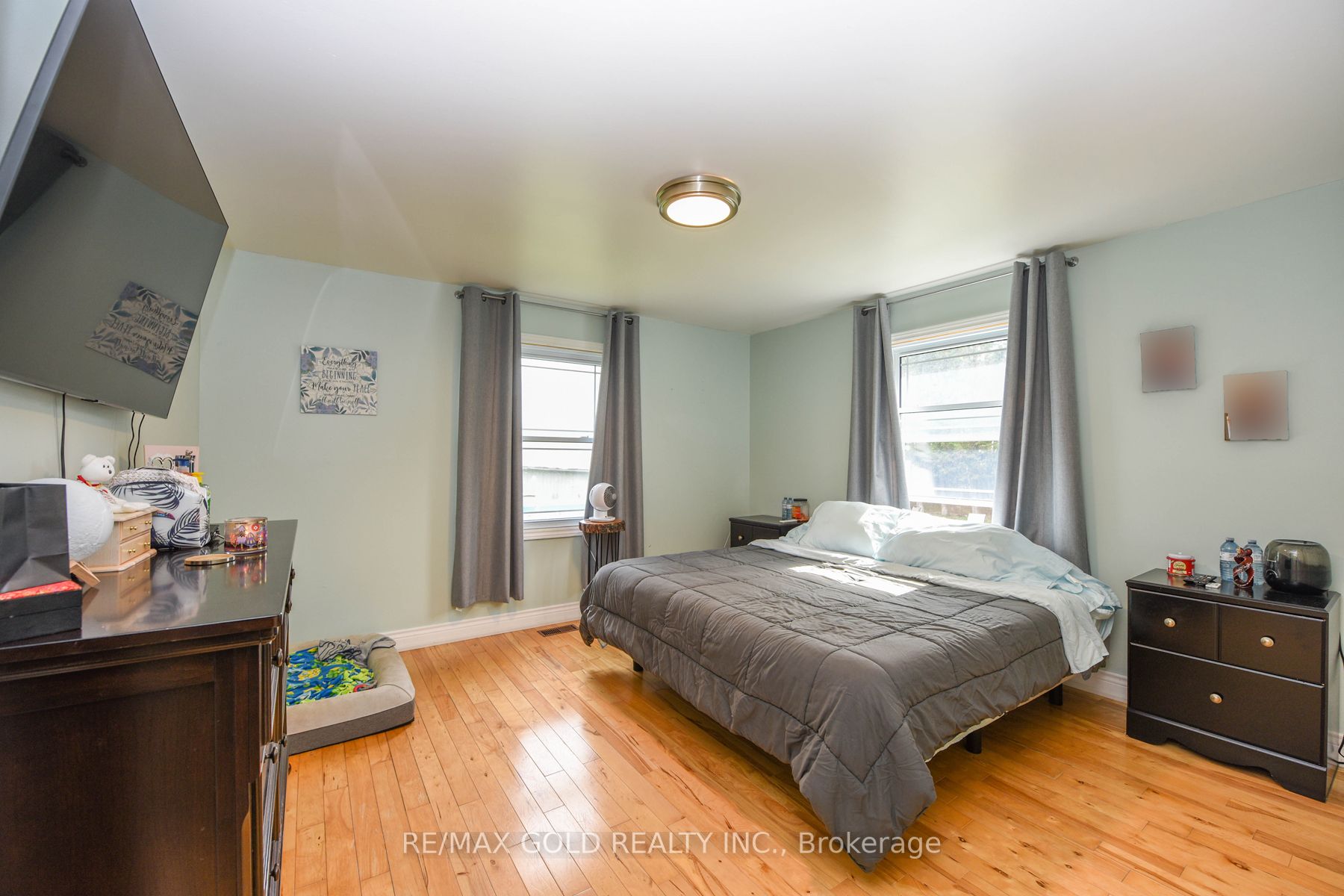 433 Main St W