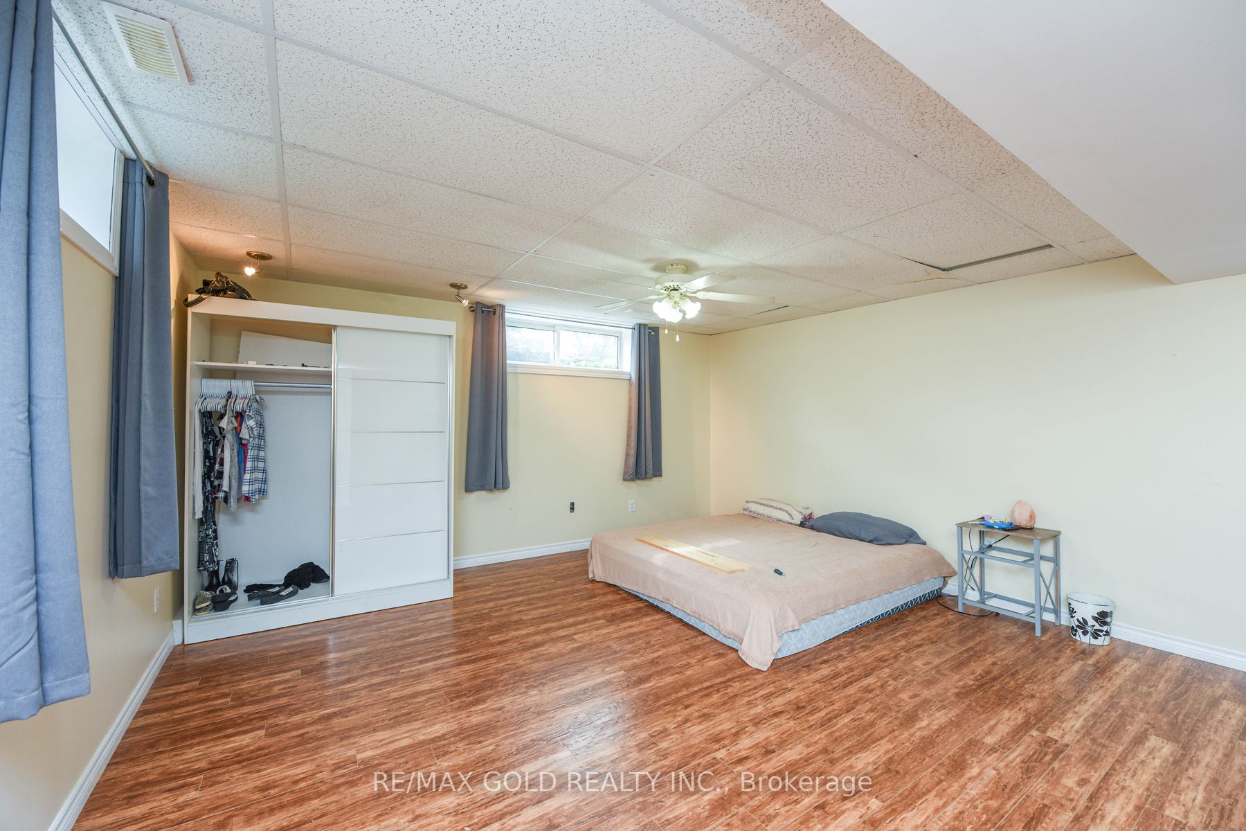 433 Main St W