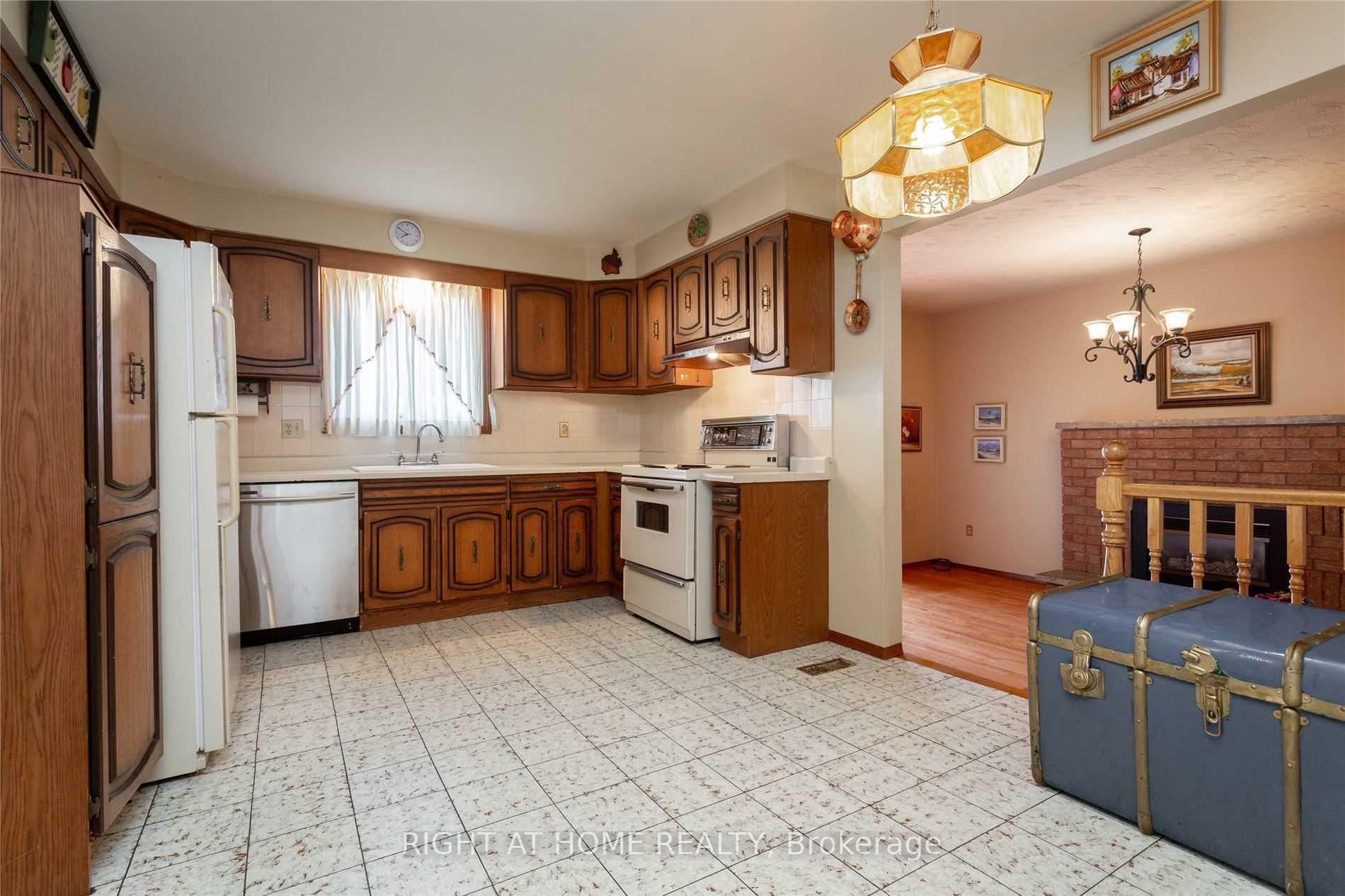 39 Carpenter Ave