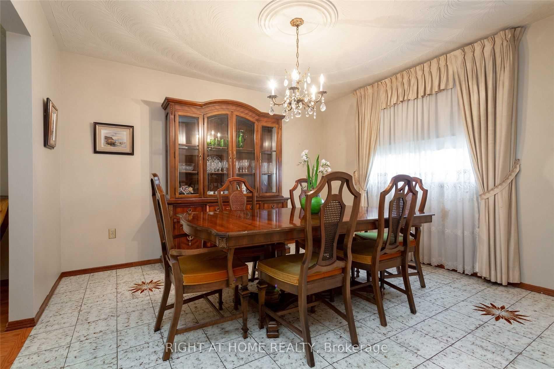 39 Carpenter Ave
