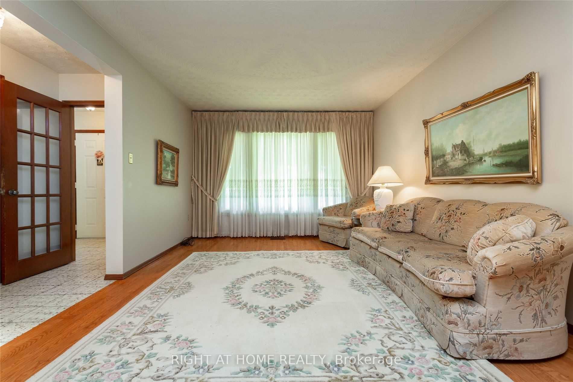 39 Carpenter Ave