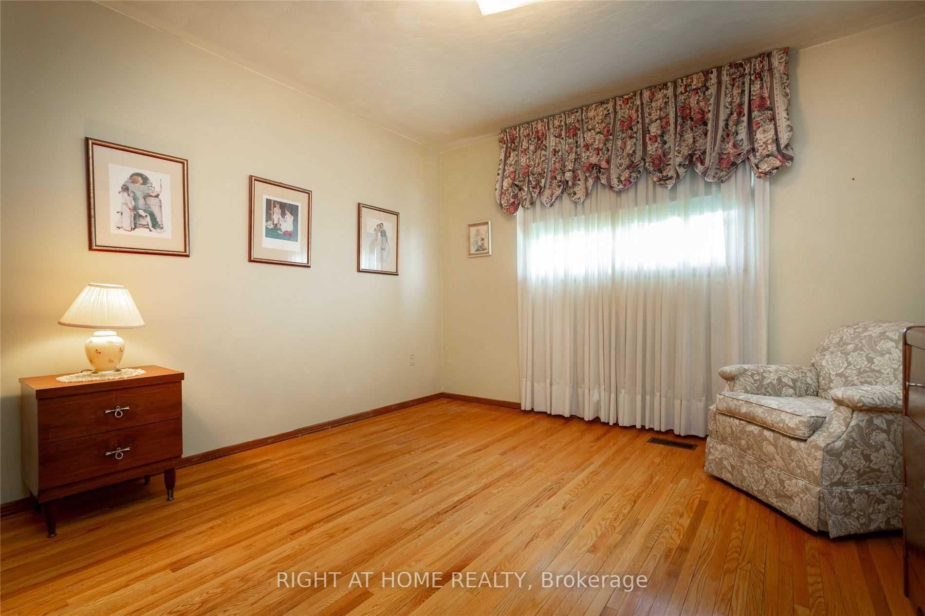 39 Carpenter Ave