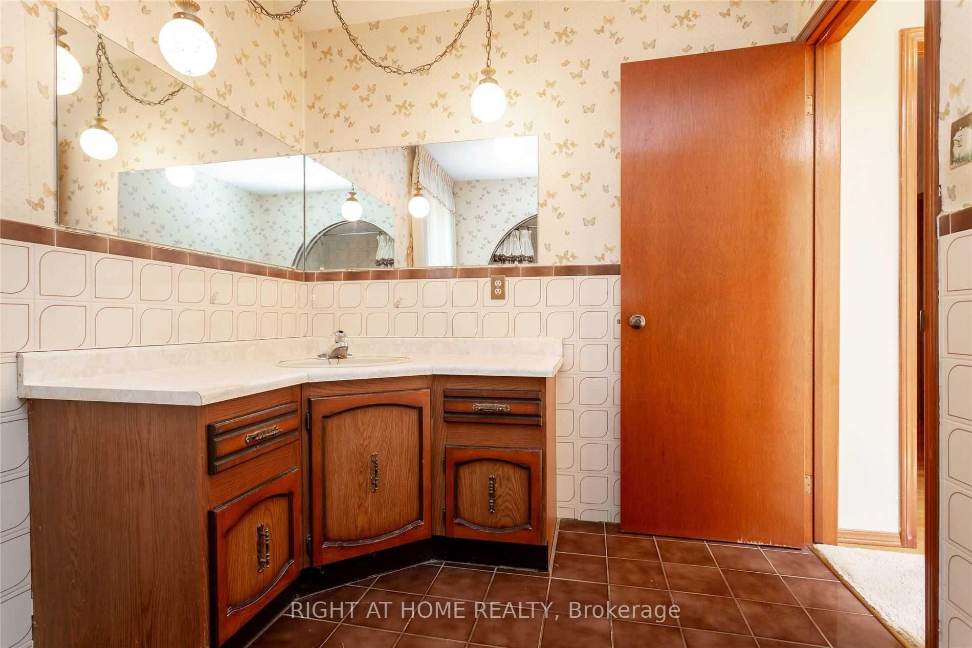 39 Carpenter Ave