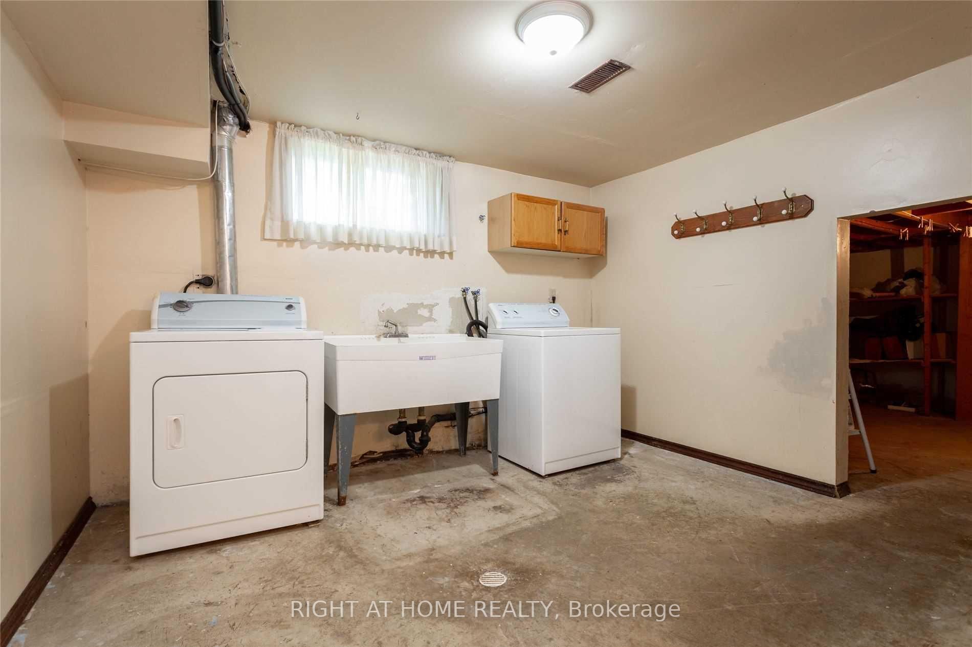 39 Carpenter Ave