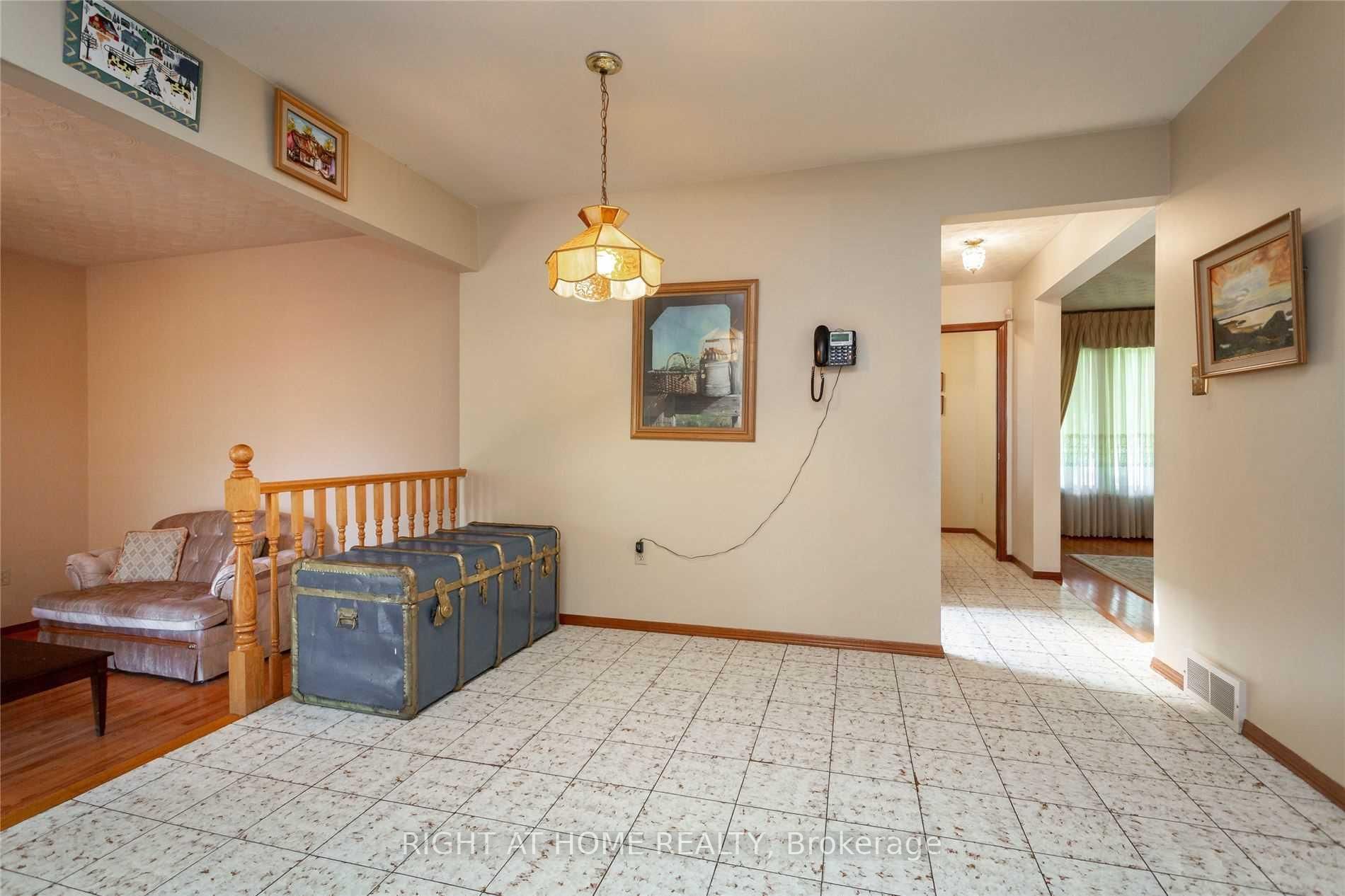 39 Carpenter Ave