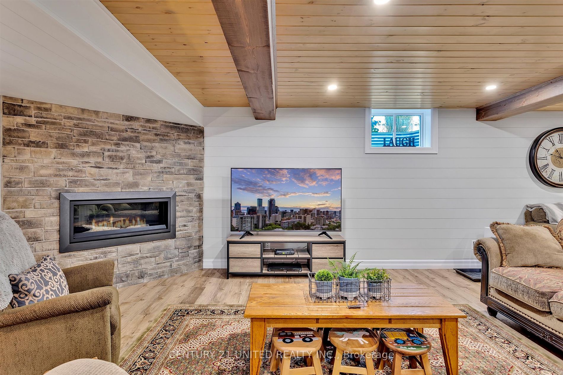 15 Brackendale Trail