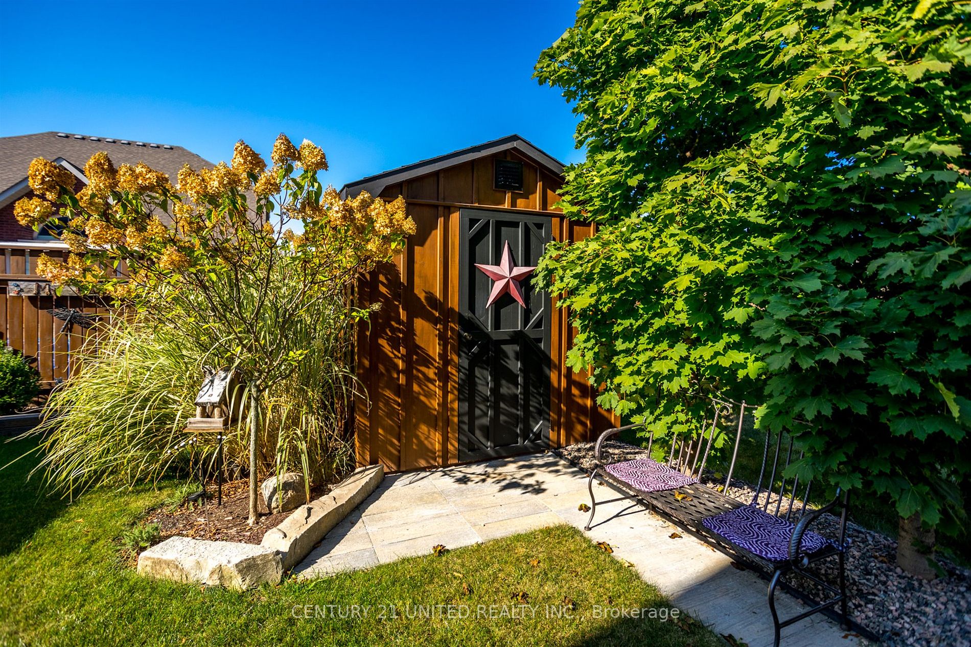 15 Brackendale Trail